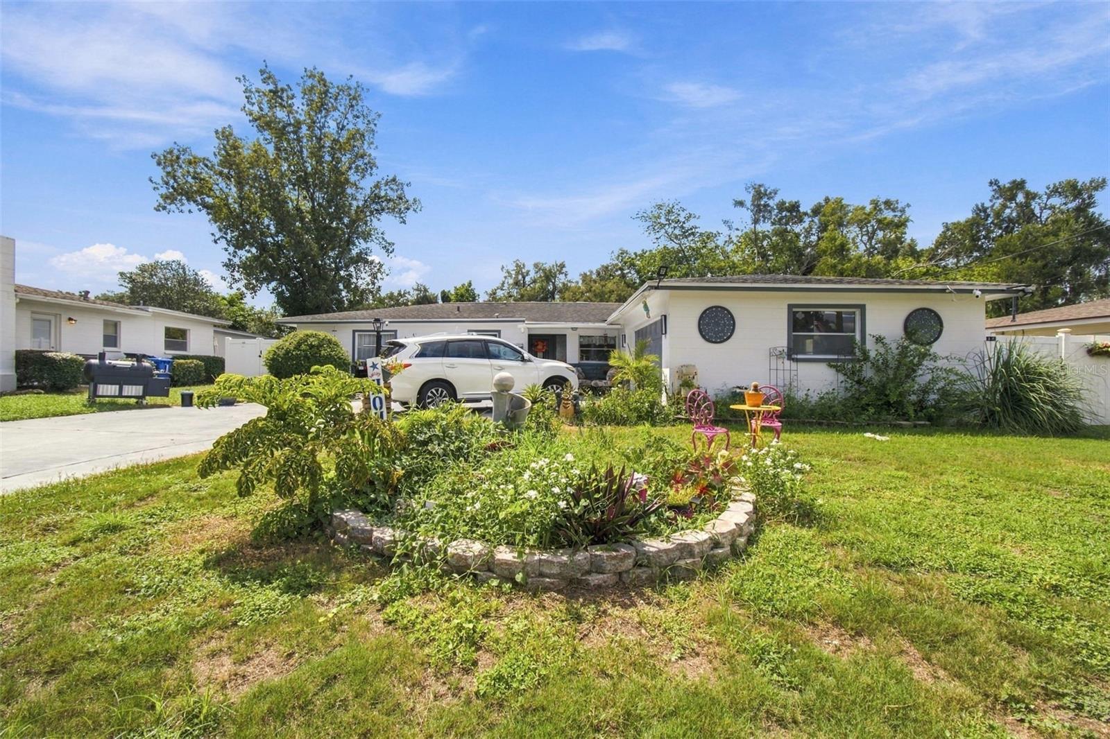 519 S Larry Cir Property Photo 3