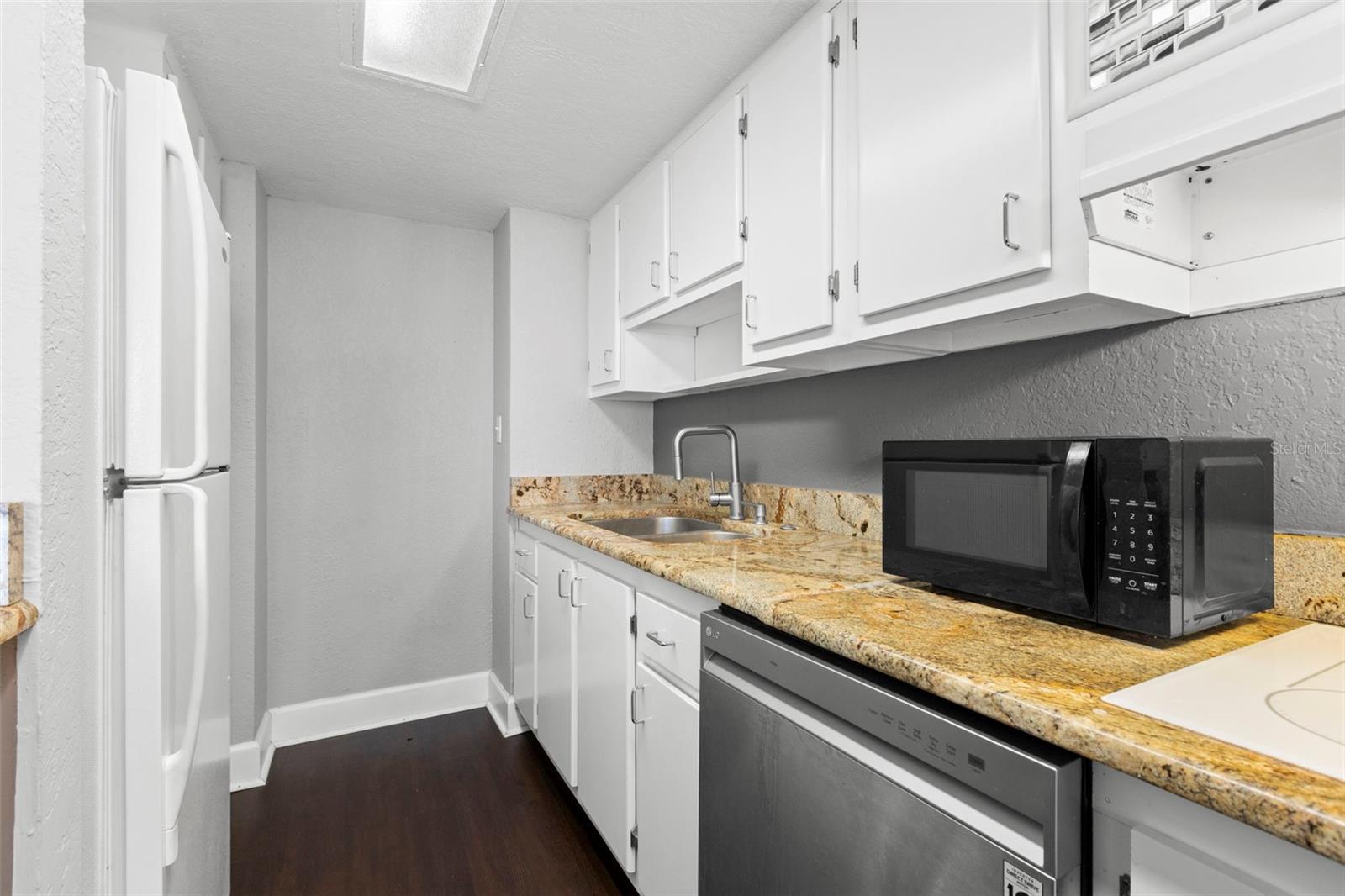 470 3rd St S #612 Property Photo 15