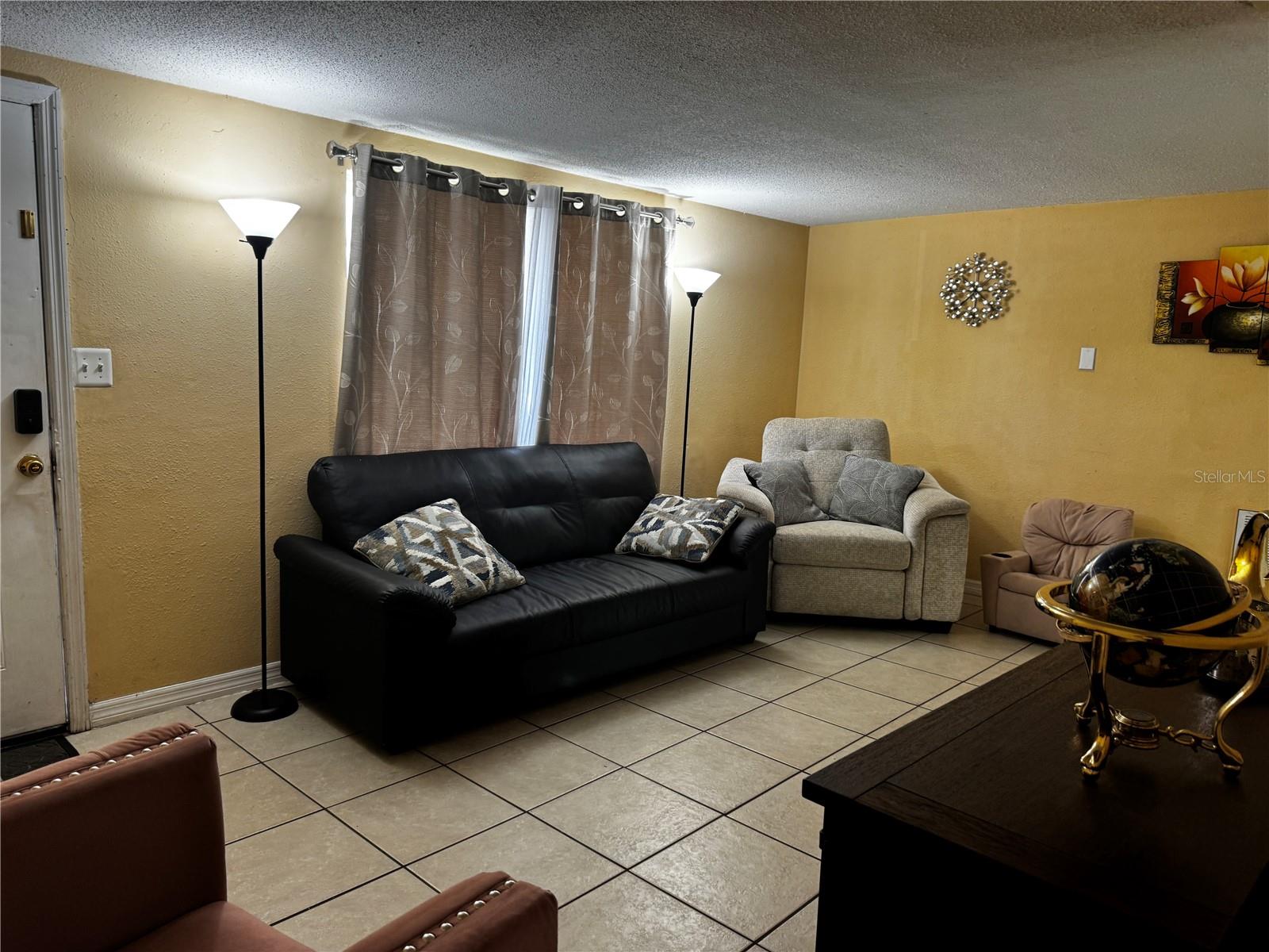 7306 Windsor St Property Photo 5
