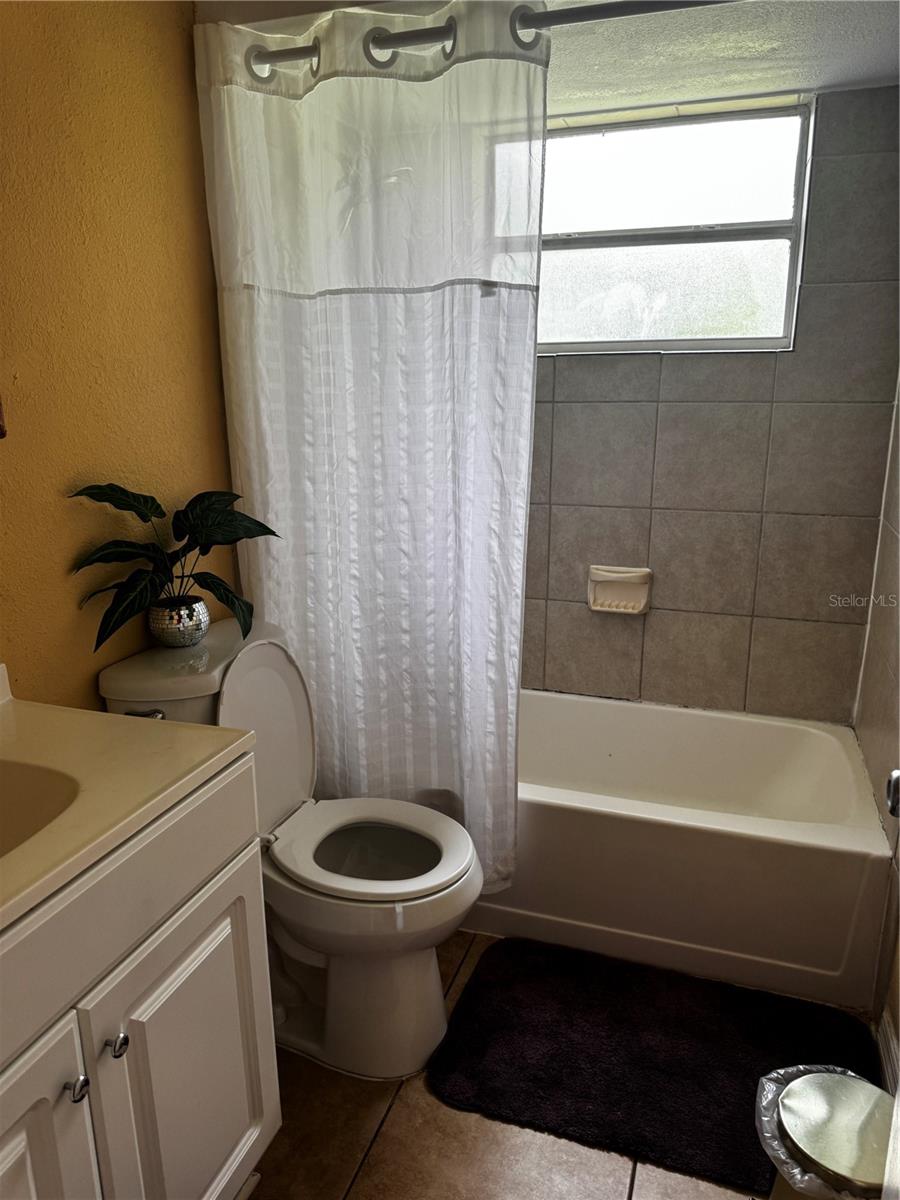 7306 Windsor St Property Photo 9