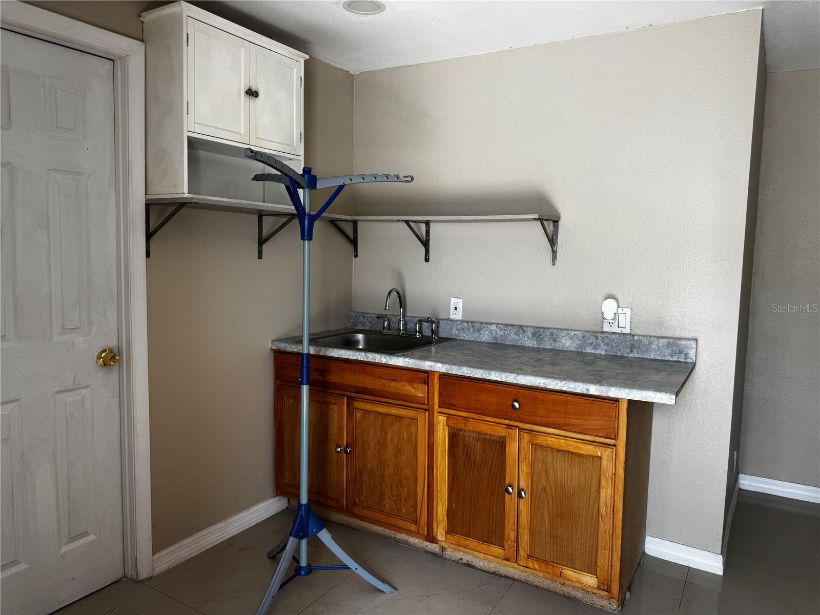7306 Windsor St Property Photo 16