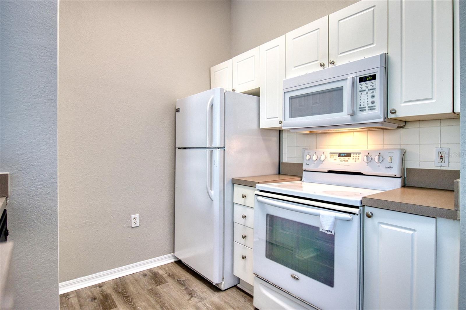 5146 Northridge Rd #303 Property Photo 9