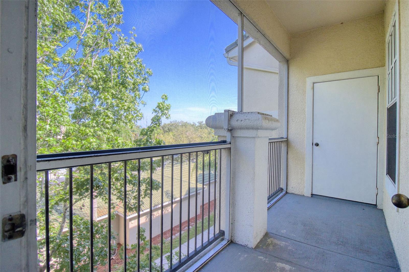 5146 Northridge Rd #303 Property Photo 10