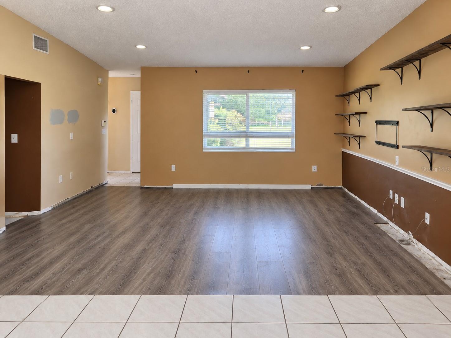 4723 Busti Dr Property Photo 3