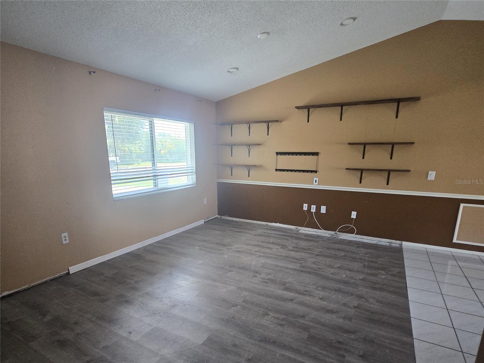 4723 Busti Dr Property Photo 4