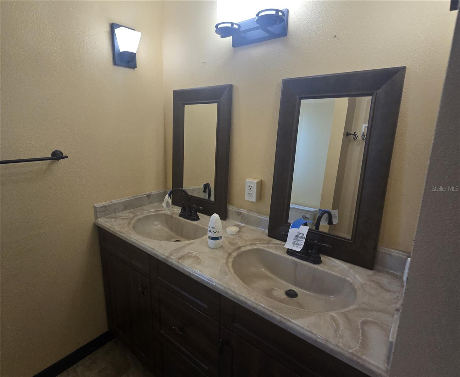 4723 Busti Dr Property Photo 8