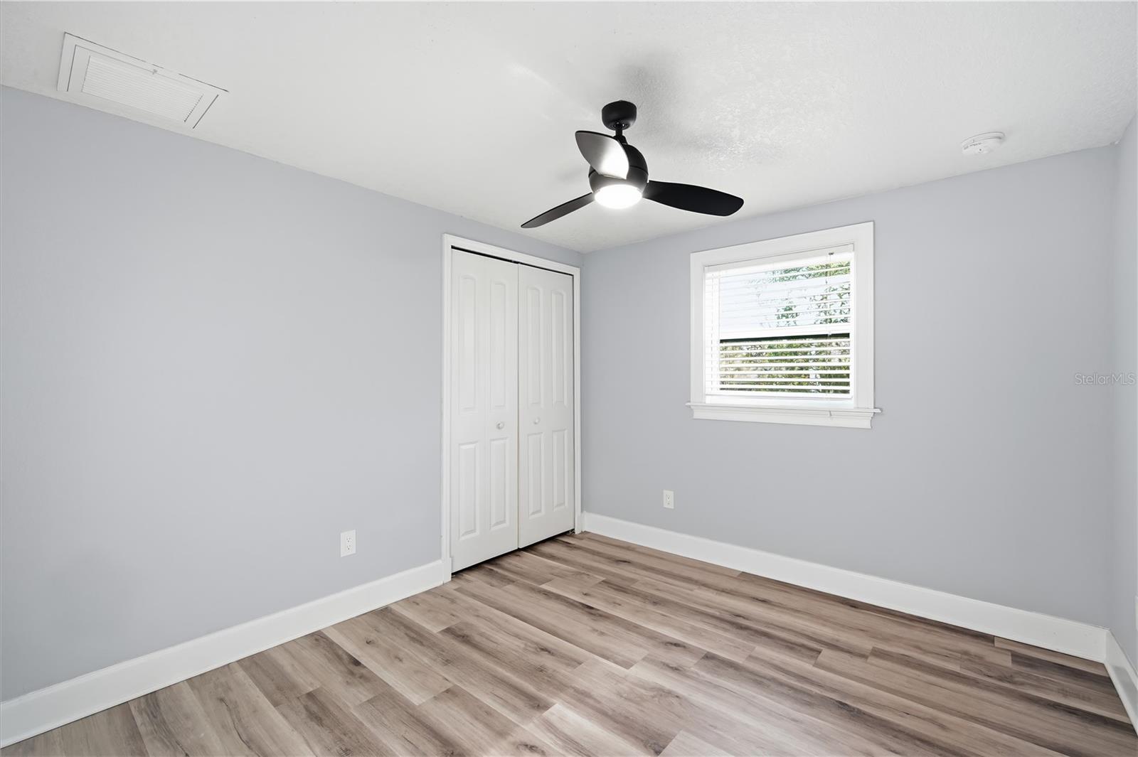 2707 W Kenmore Ave Property Photo 19