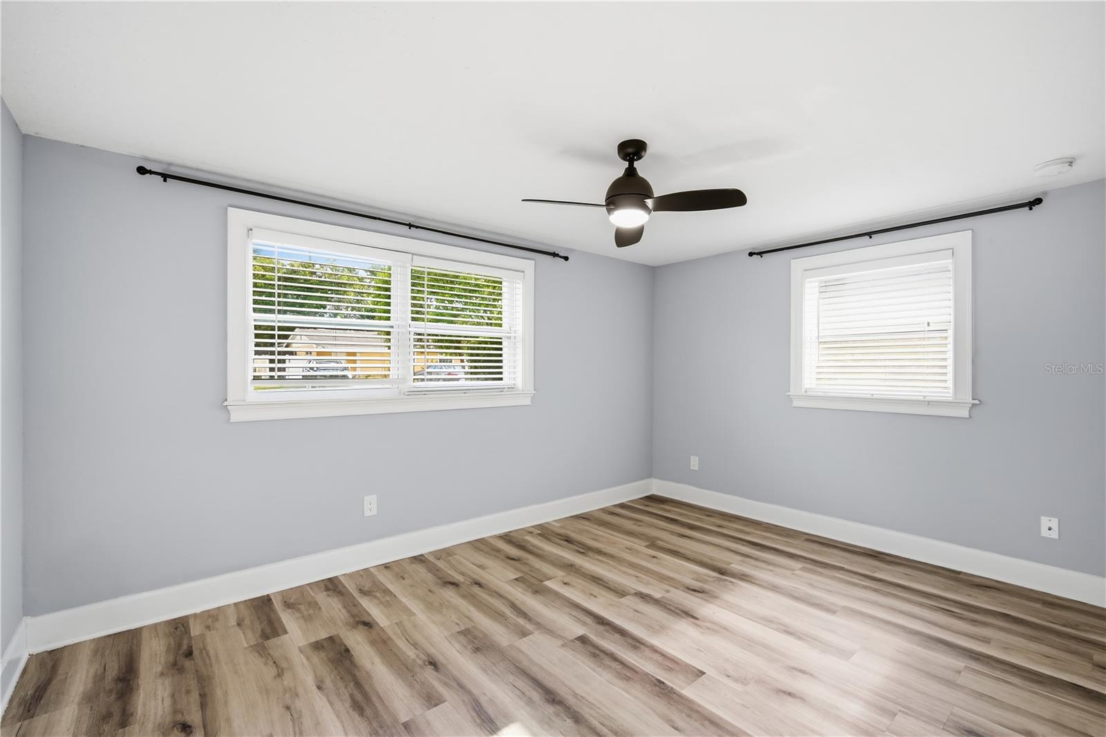 2707 W Kenmore Ave Property Photo 20