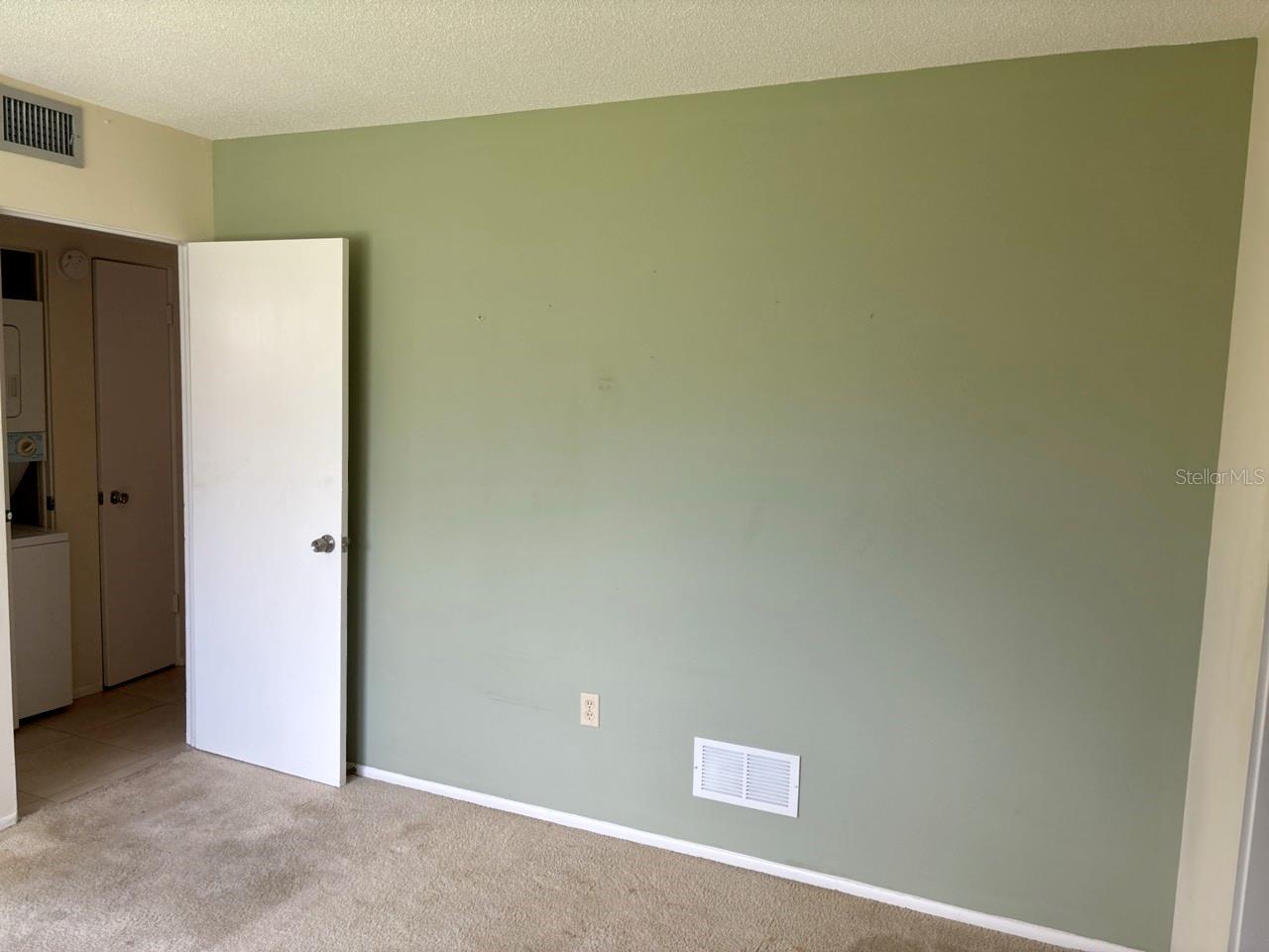39 Strathmore Blvd Property Photo 4