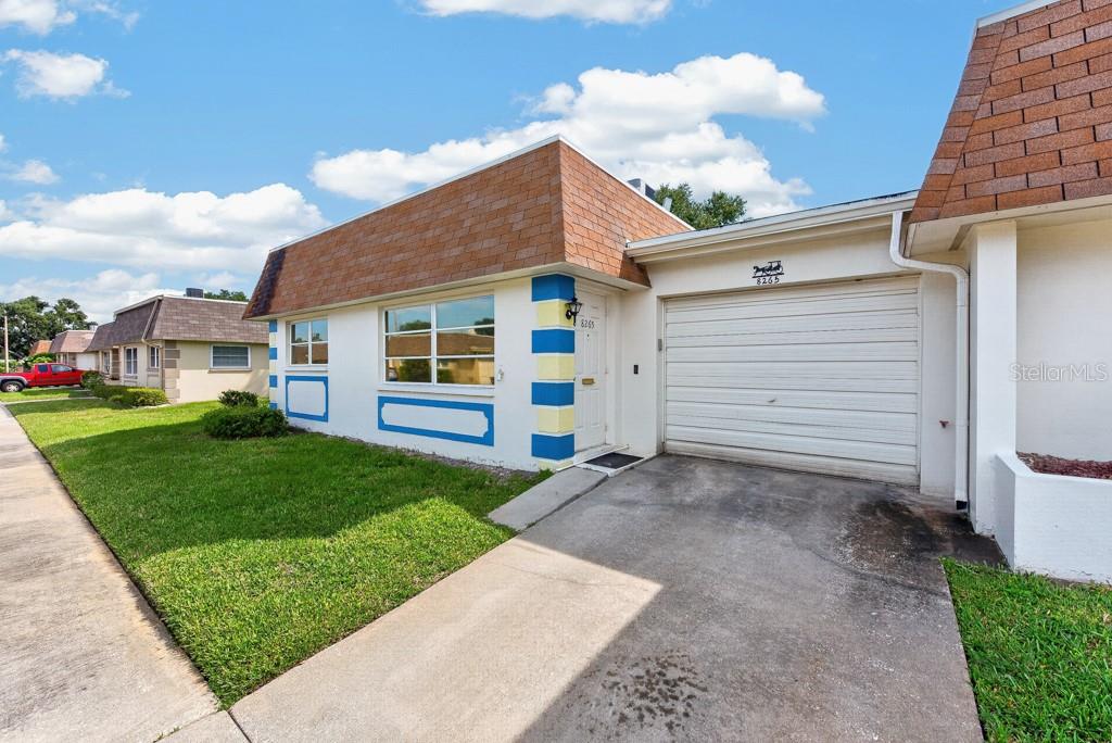 8265 Vendome Blvd N Property Photo 2