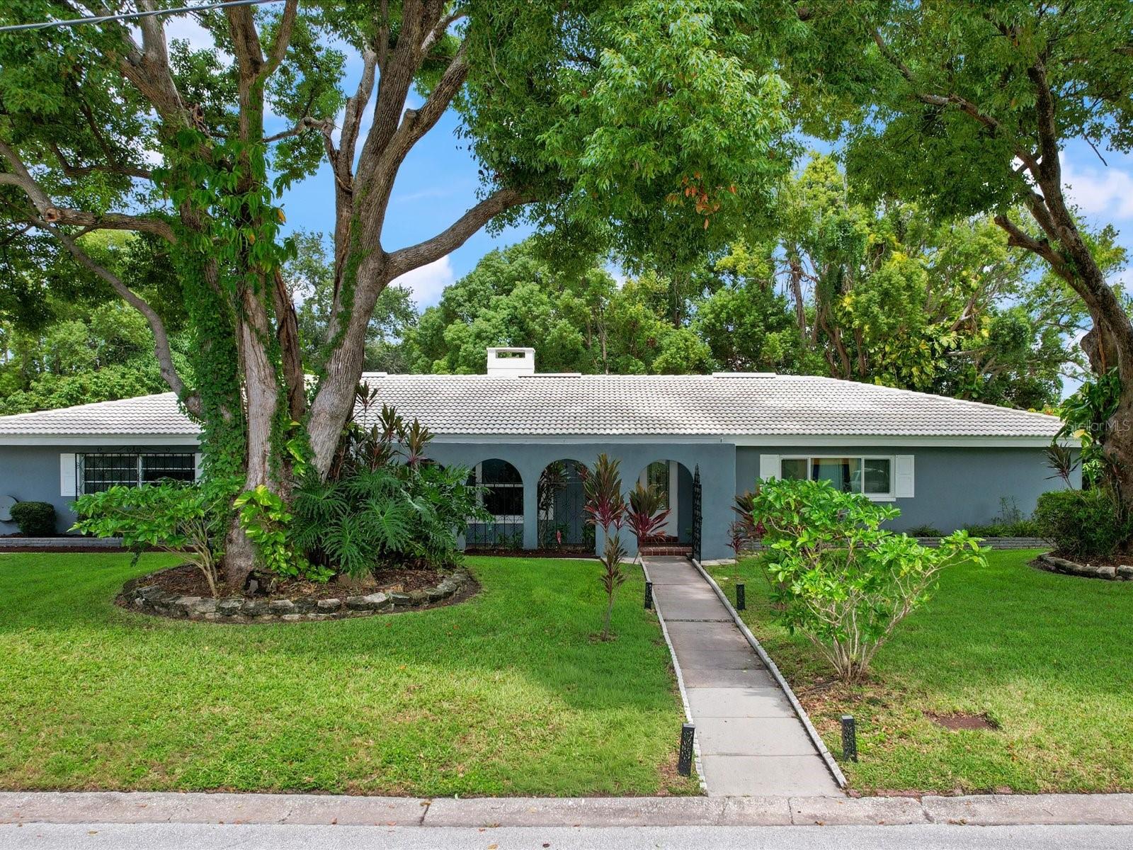 2100 Mckinley St Property Photo 1