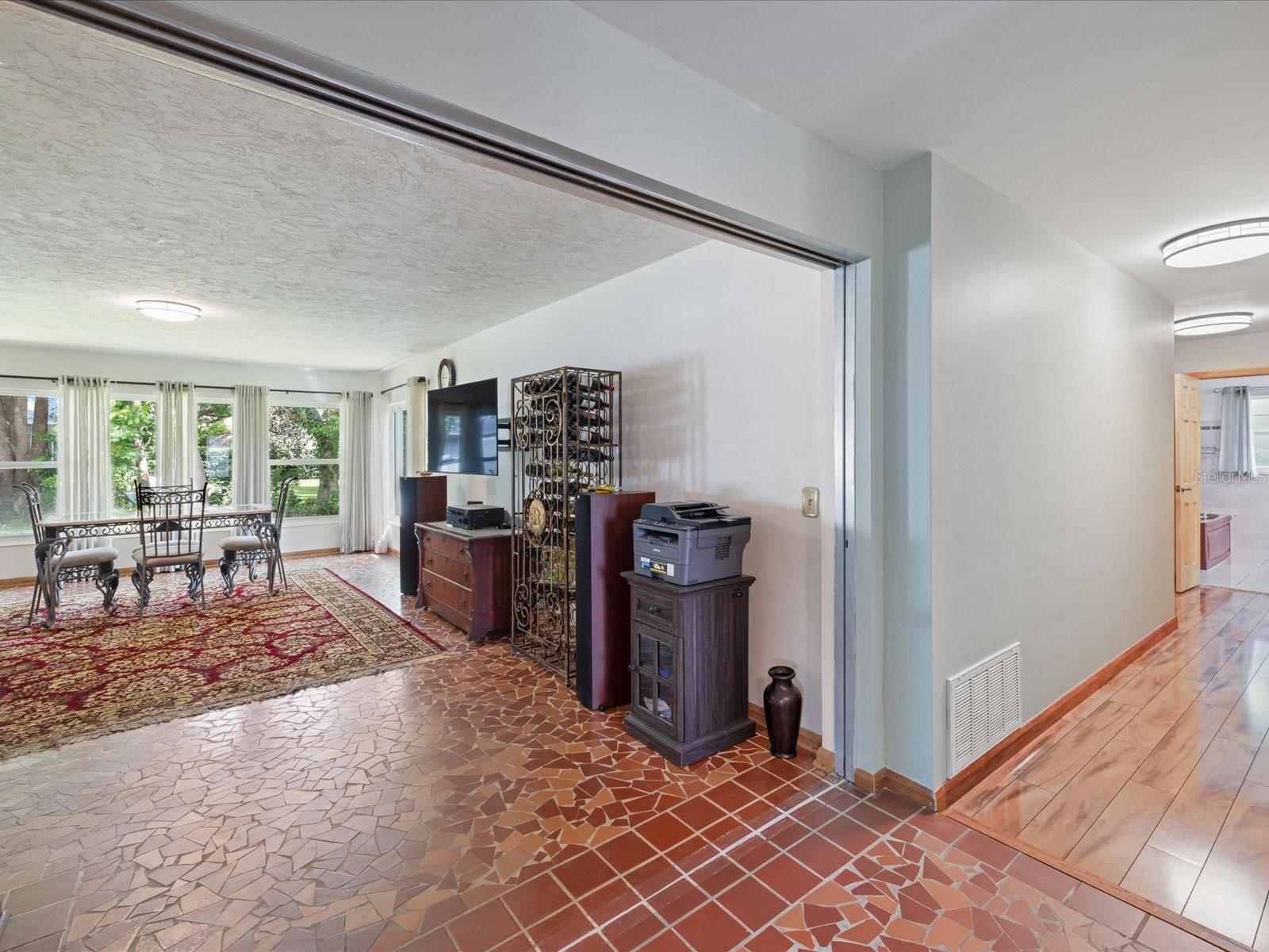 2100 Mckinley St Property Photo 27