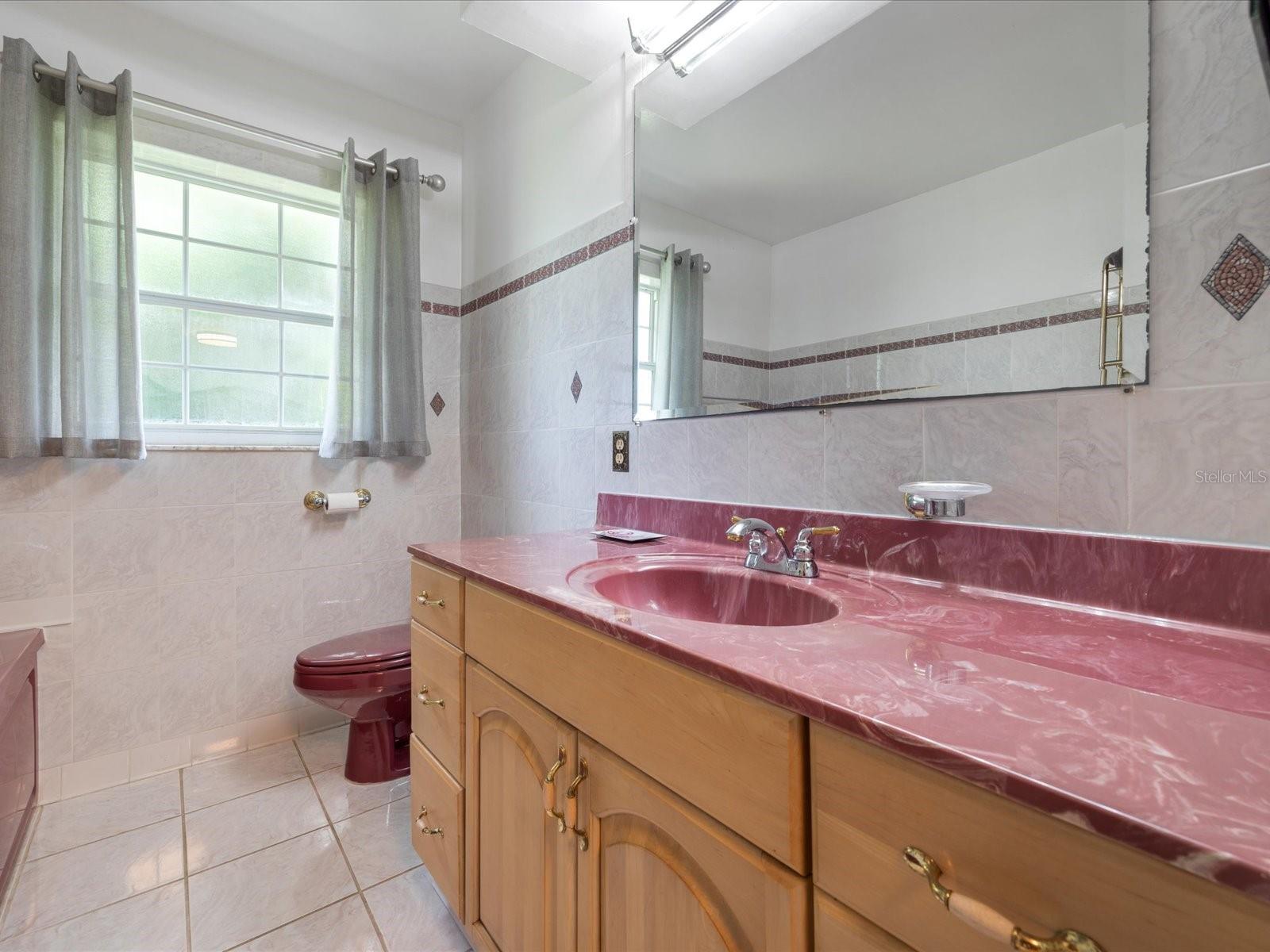 2100 Mckinley St Property Photo 36
