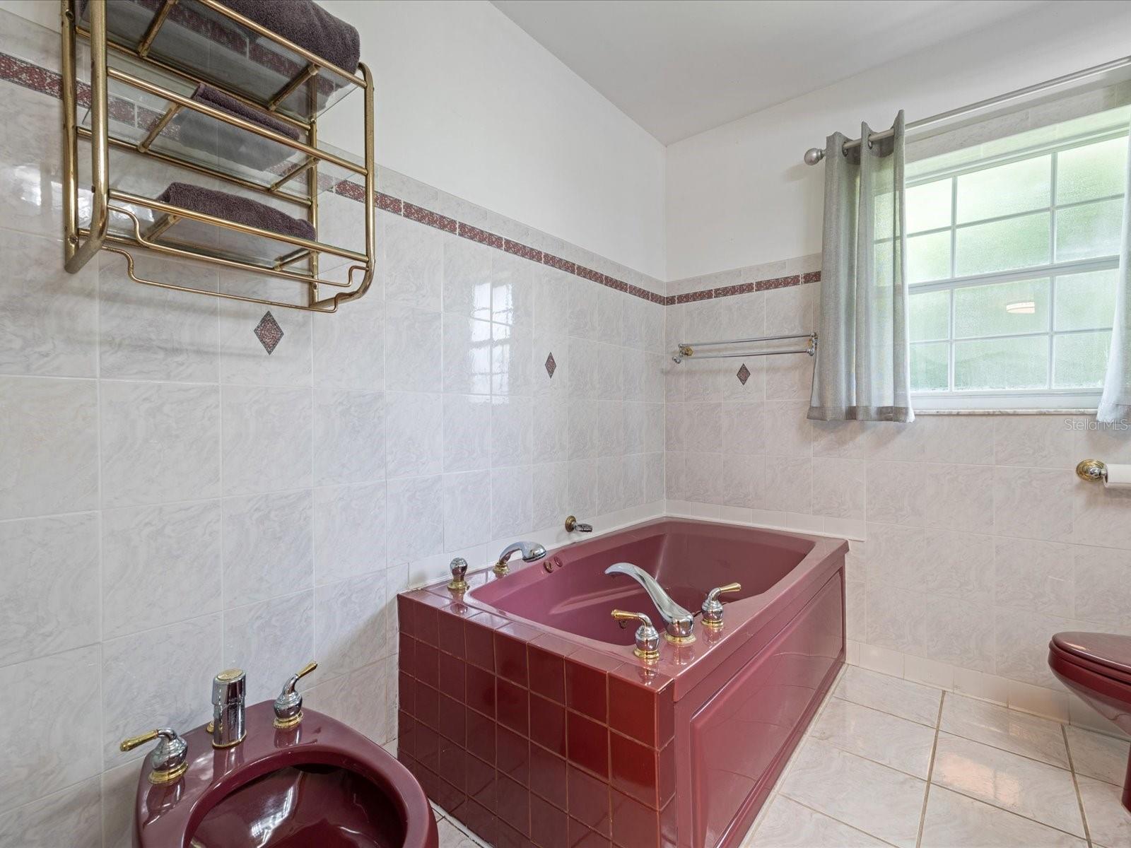 2100 Mckinley St Property Photo 37