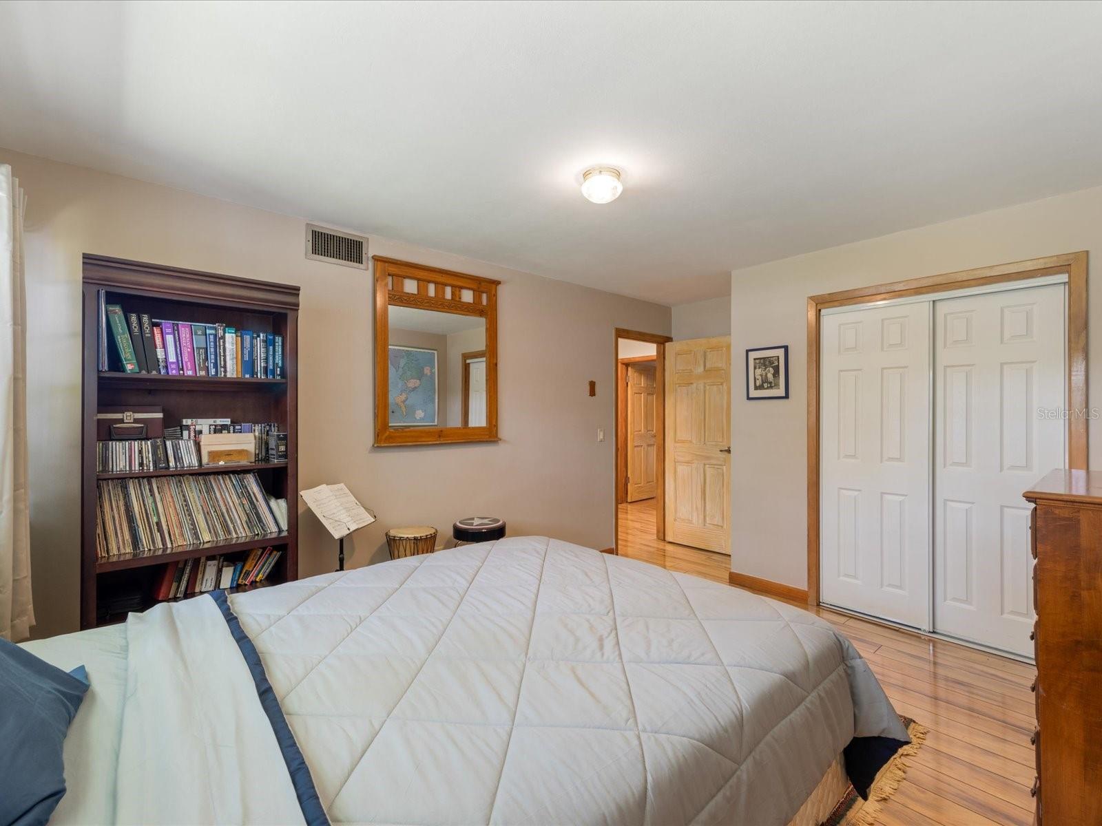 2100 Mckinley St Property Photo 41