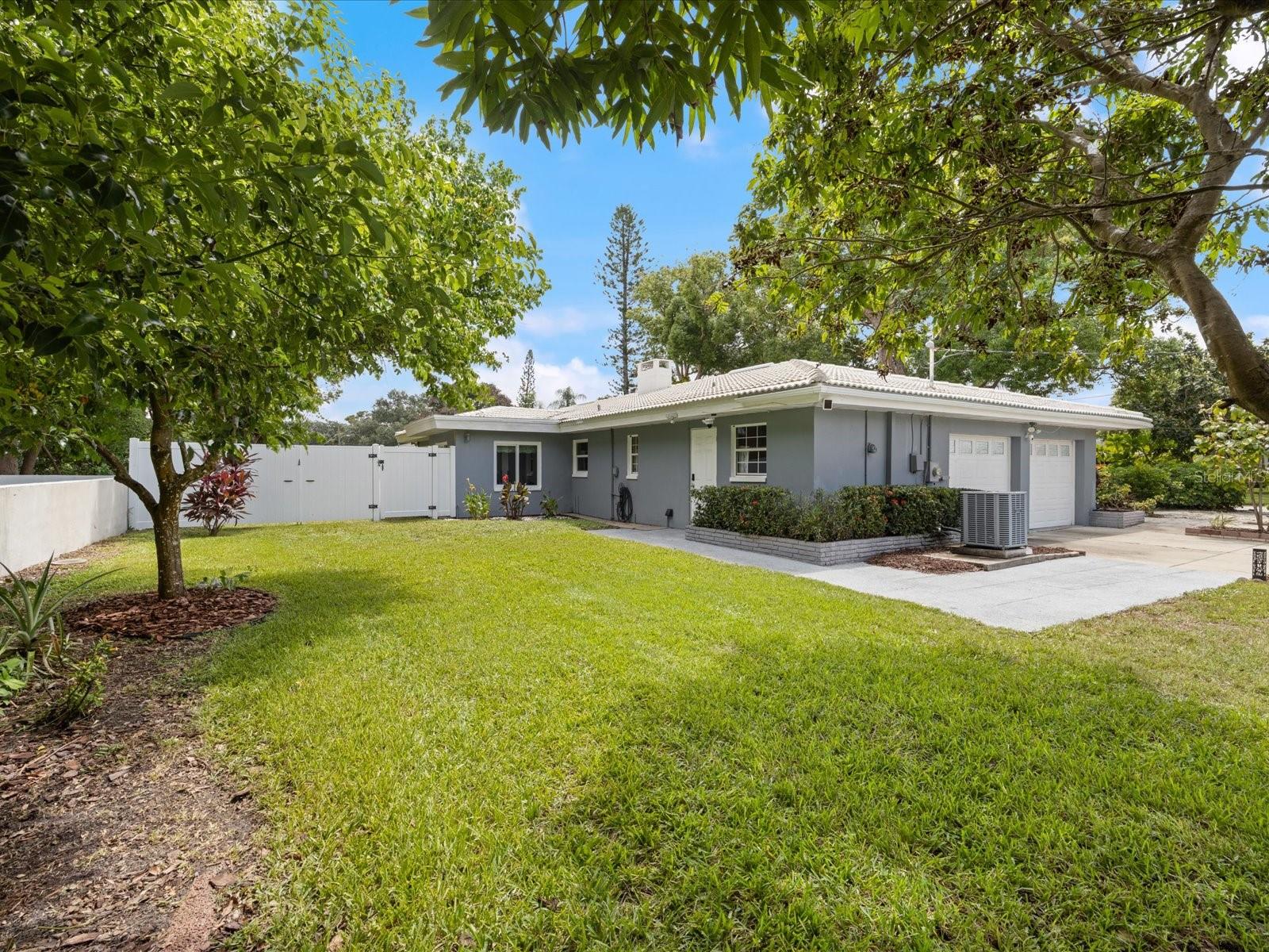 2100 Mckinley St Property Photo 43