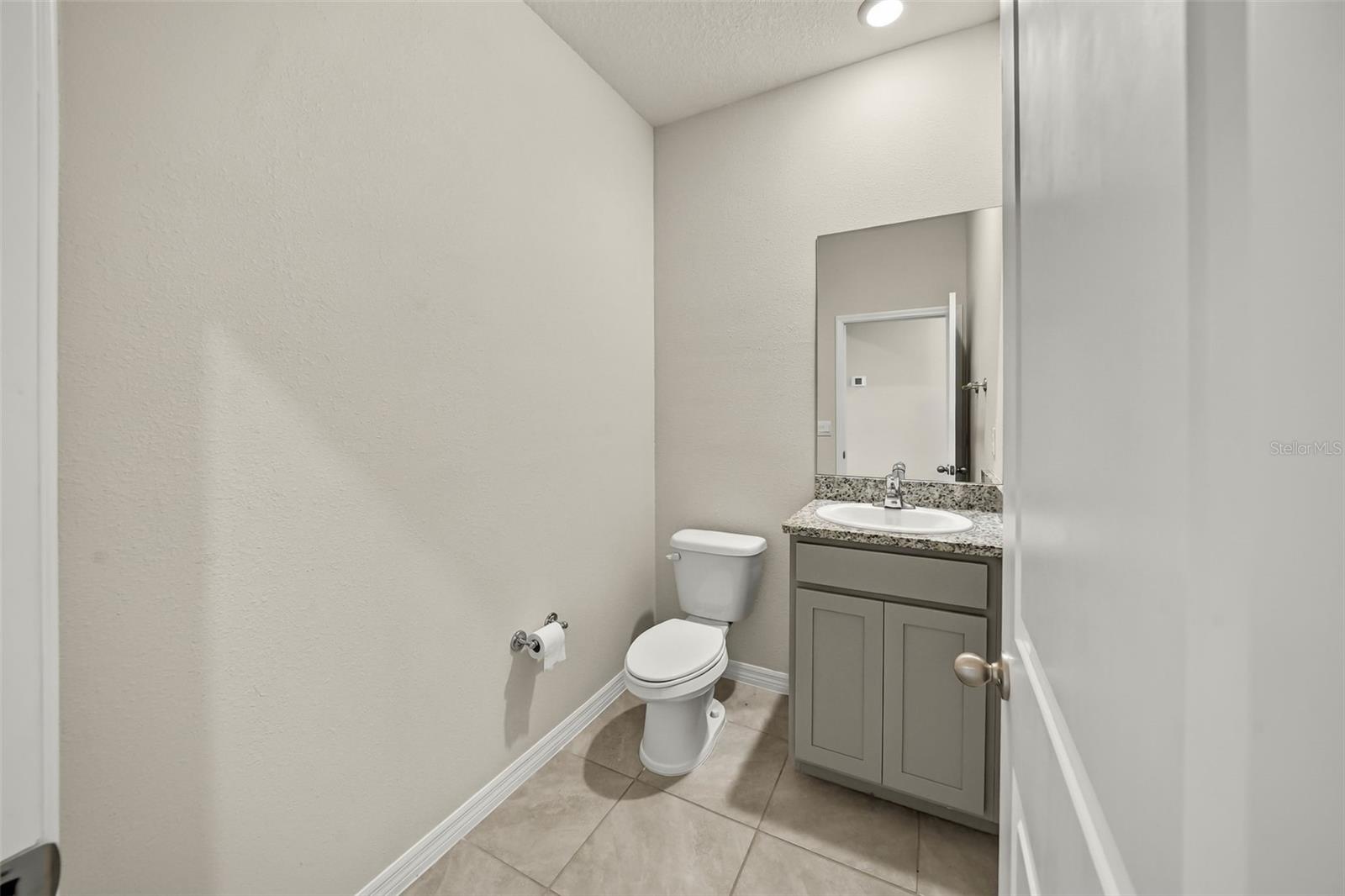 12401 Shining Willow St Property Photo 8