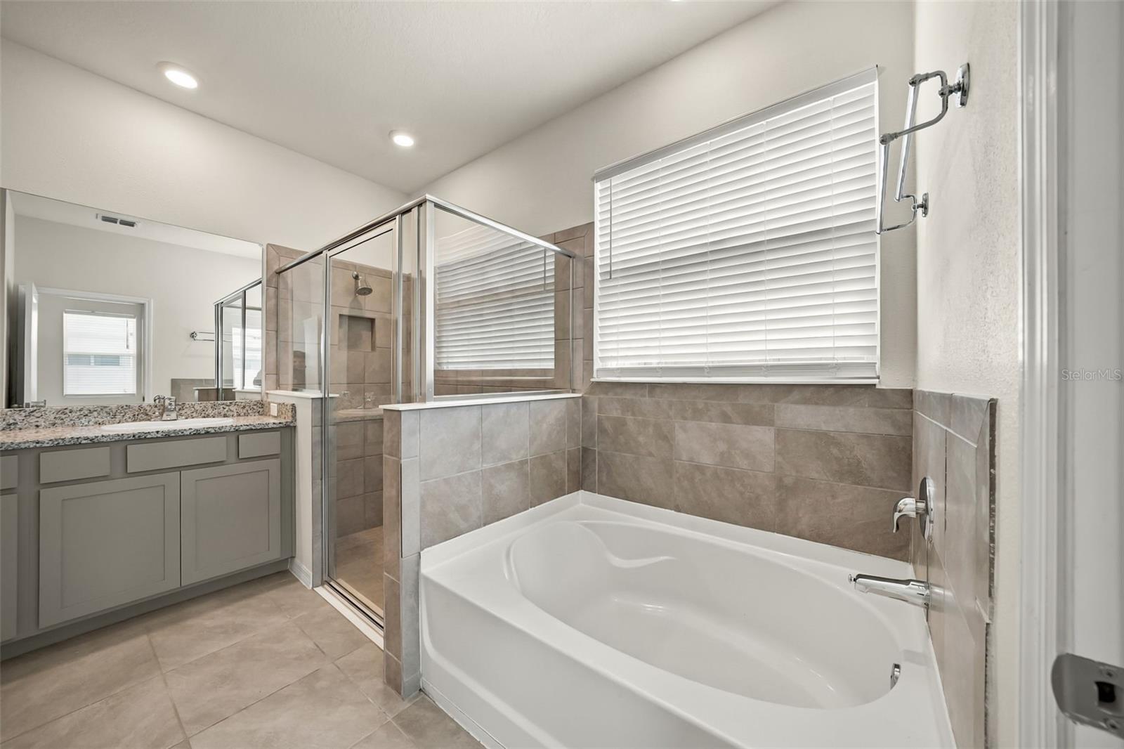 12401 Shining Willow St Property Photo 12