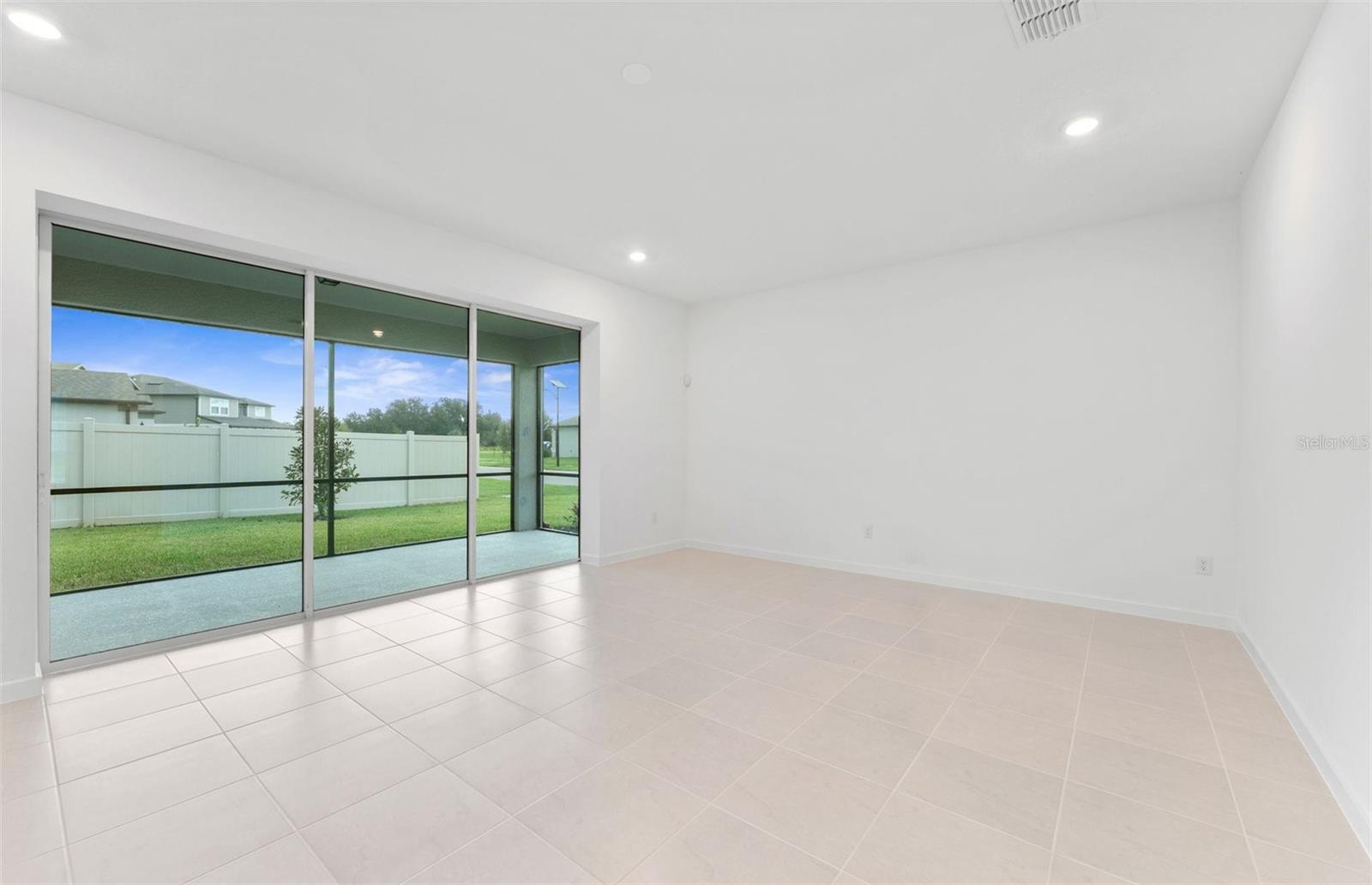 37385 Clinch Cir Property Photo 7