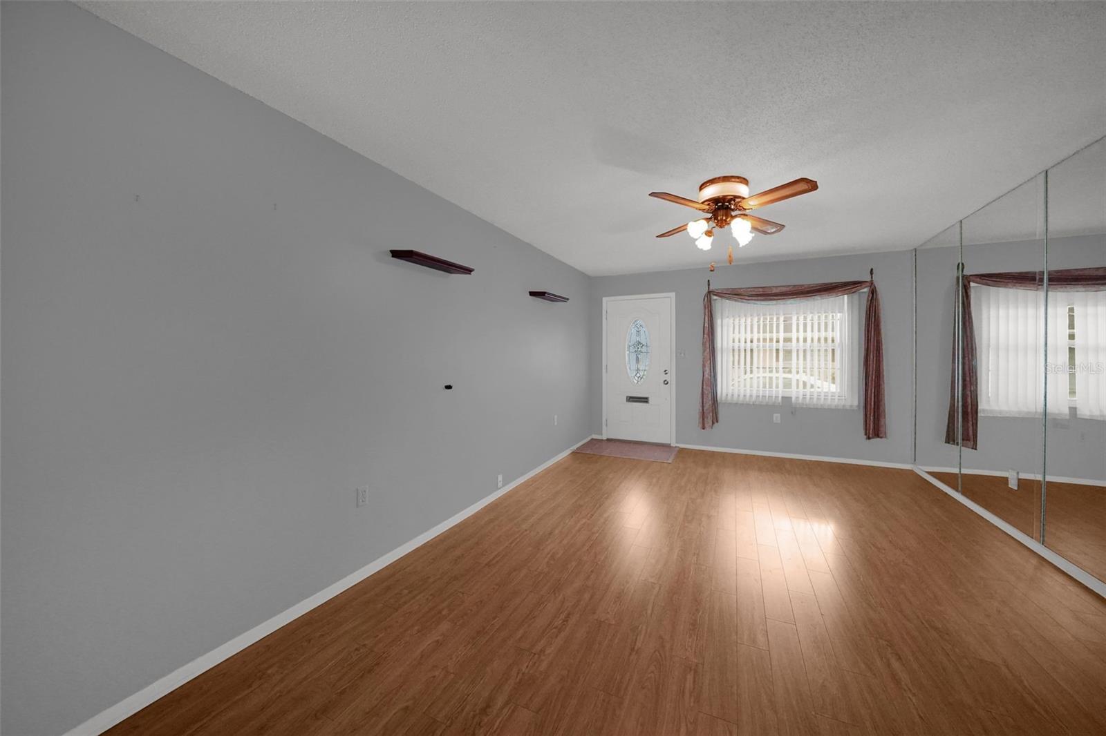 4999 Springwood Ct Property Photo 5