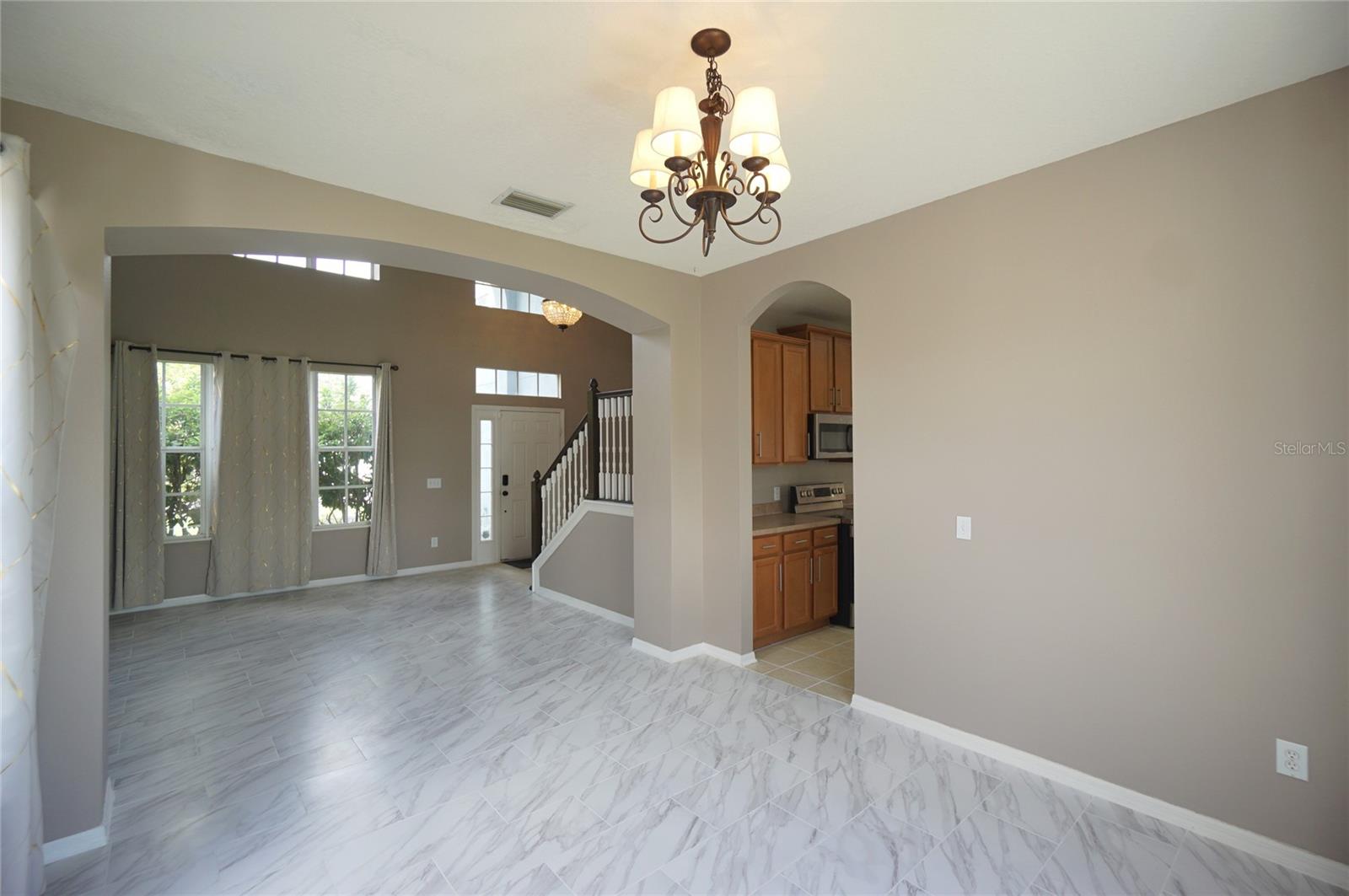 8718 Sandy Plains Dr Property Photo 4