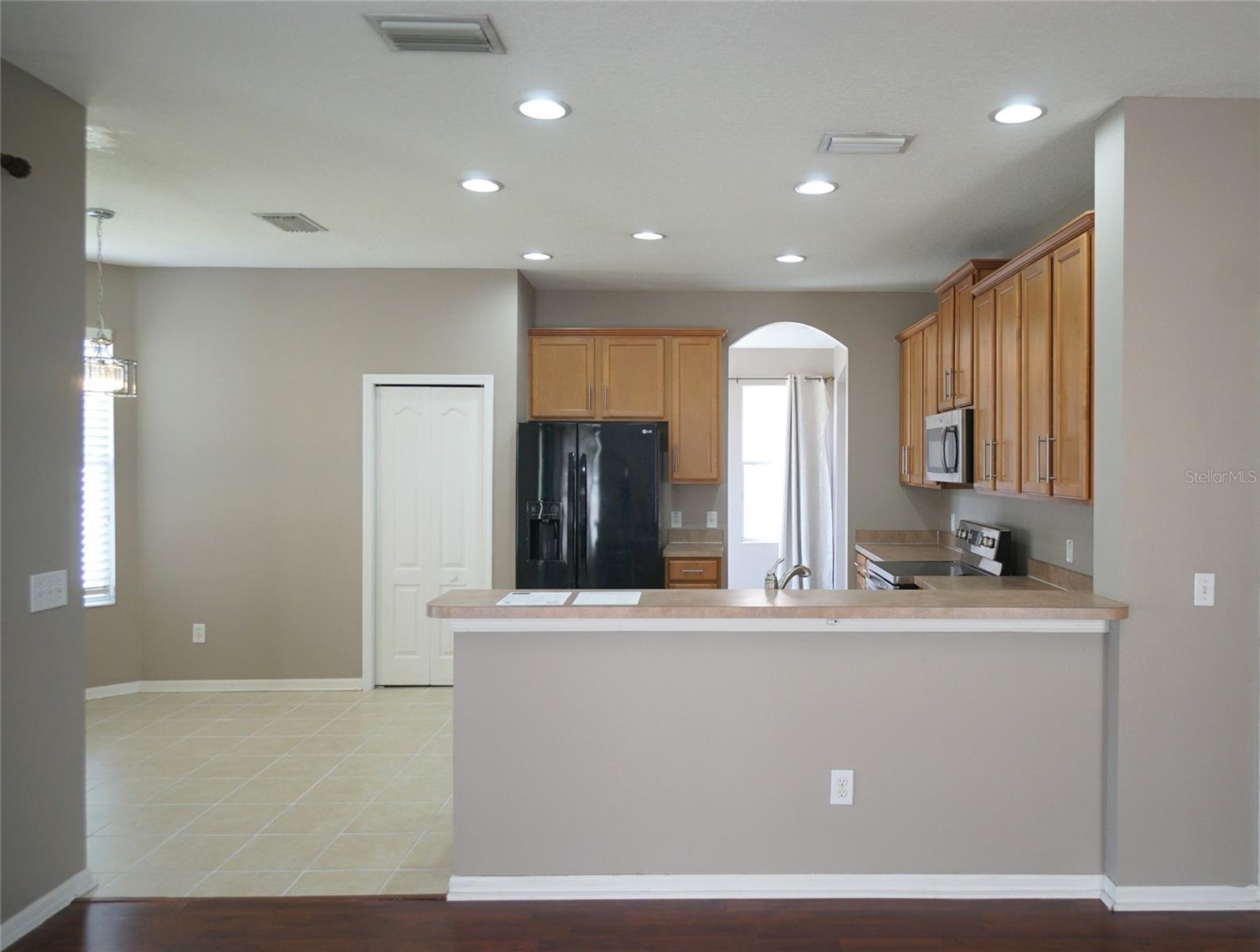8718 Sandy Plains Dr Property Photo 6