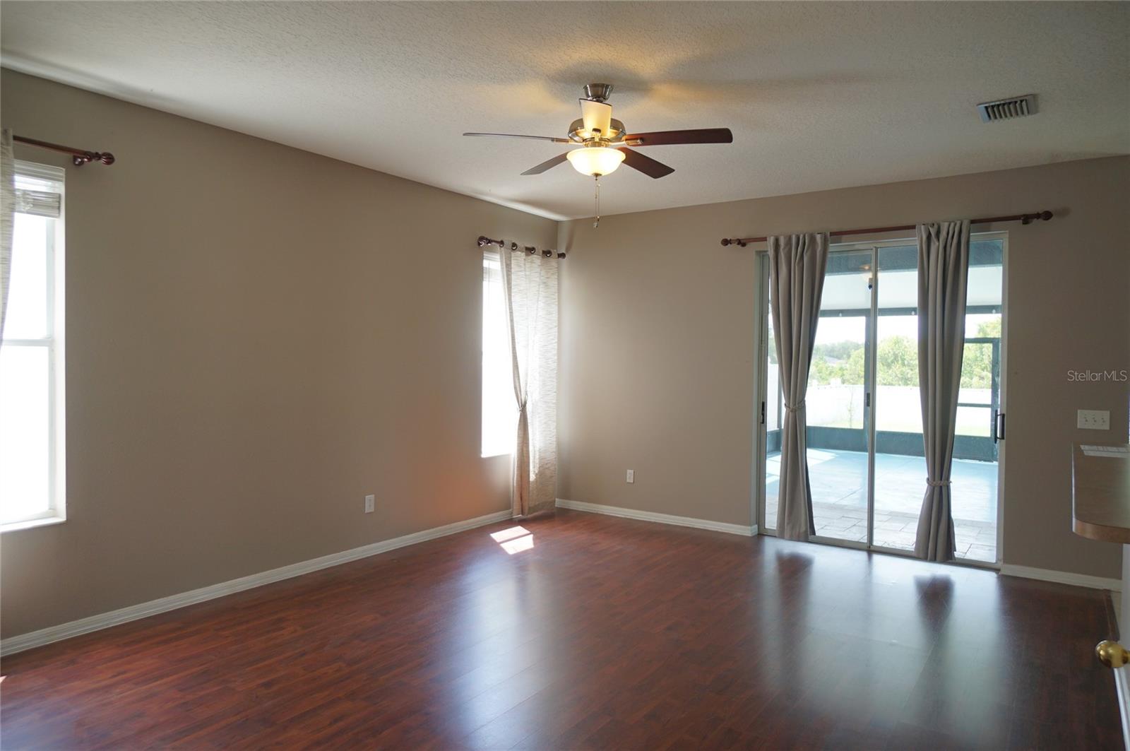 8718 Sandy Plains Dr Property Photo 22
