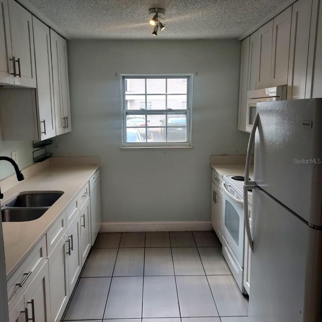 14472 Reuter Strasse Cir #404 Property Photo 4