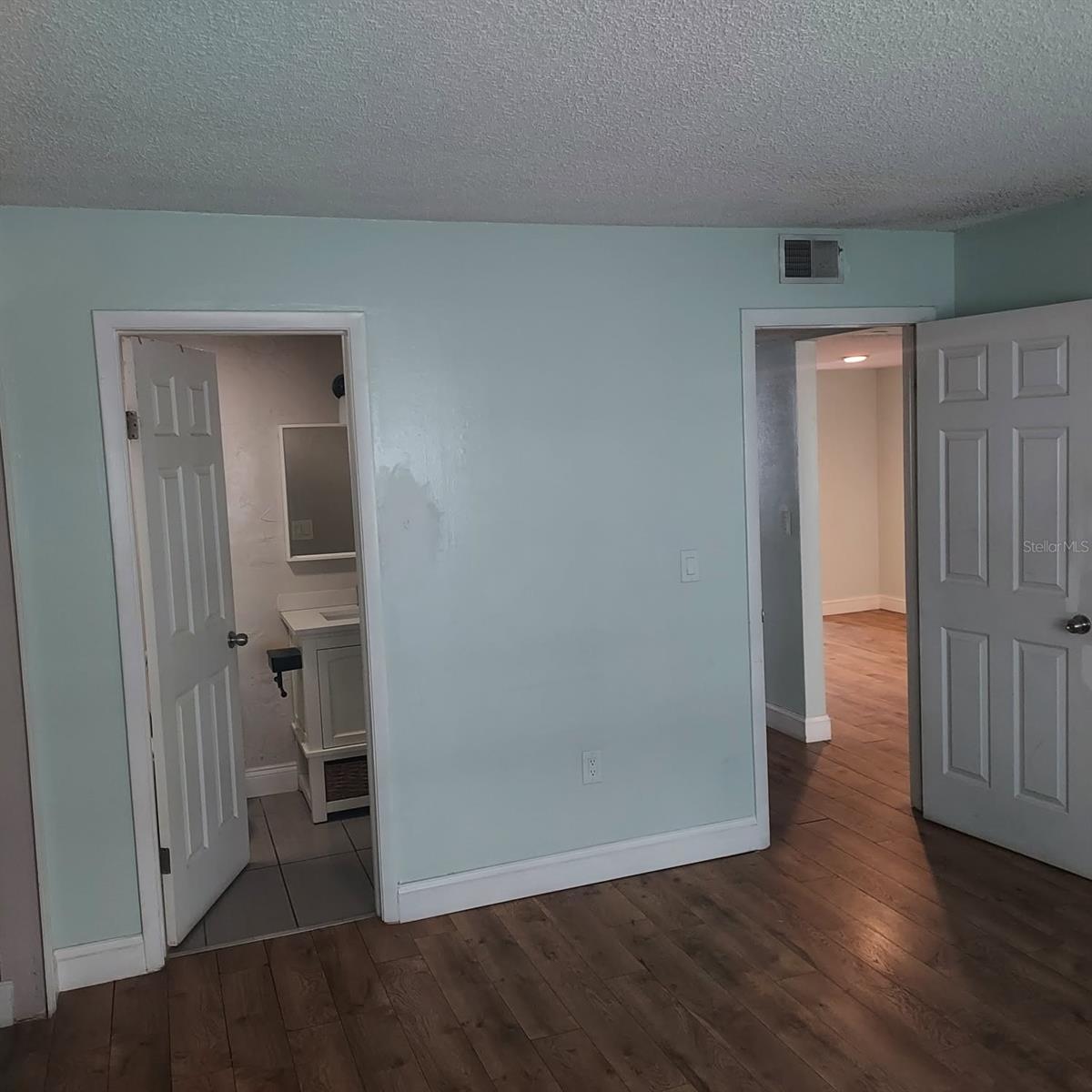 14472 Reuter Strasse Cir #404 Property Photo 8