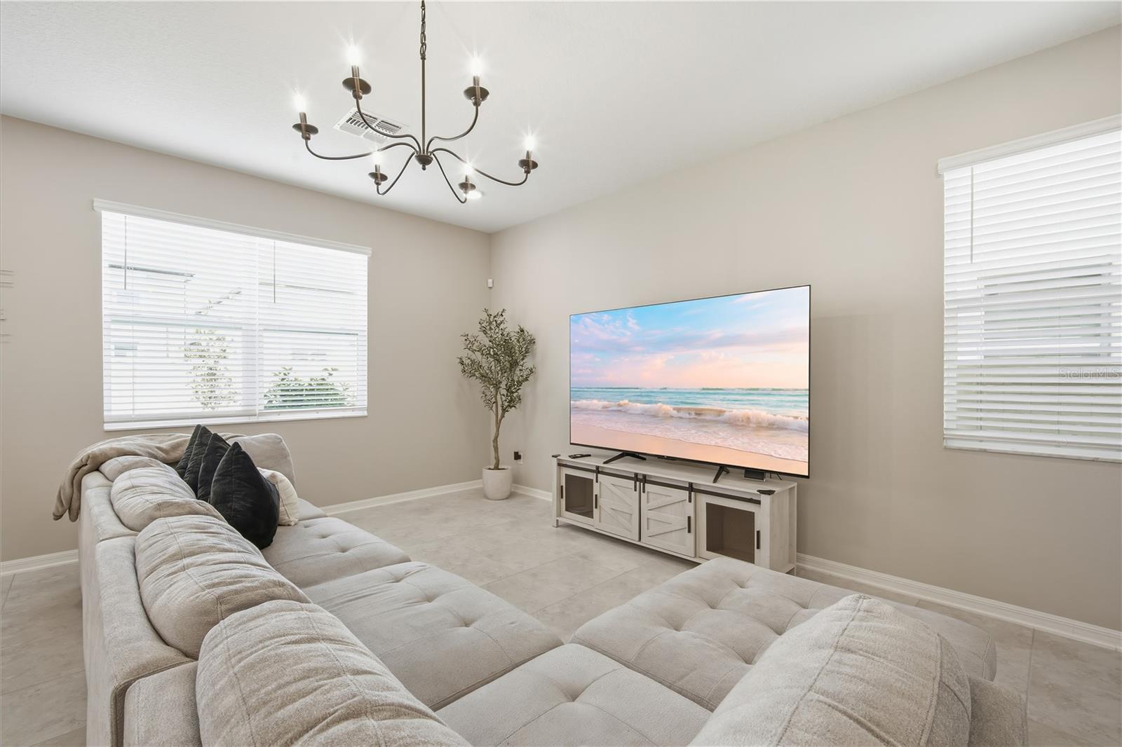 2633 Sunny Pebble Loop Property Photo 7