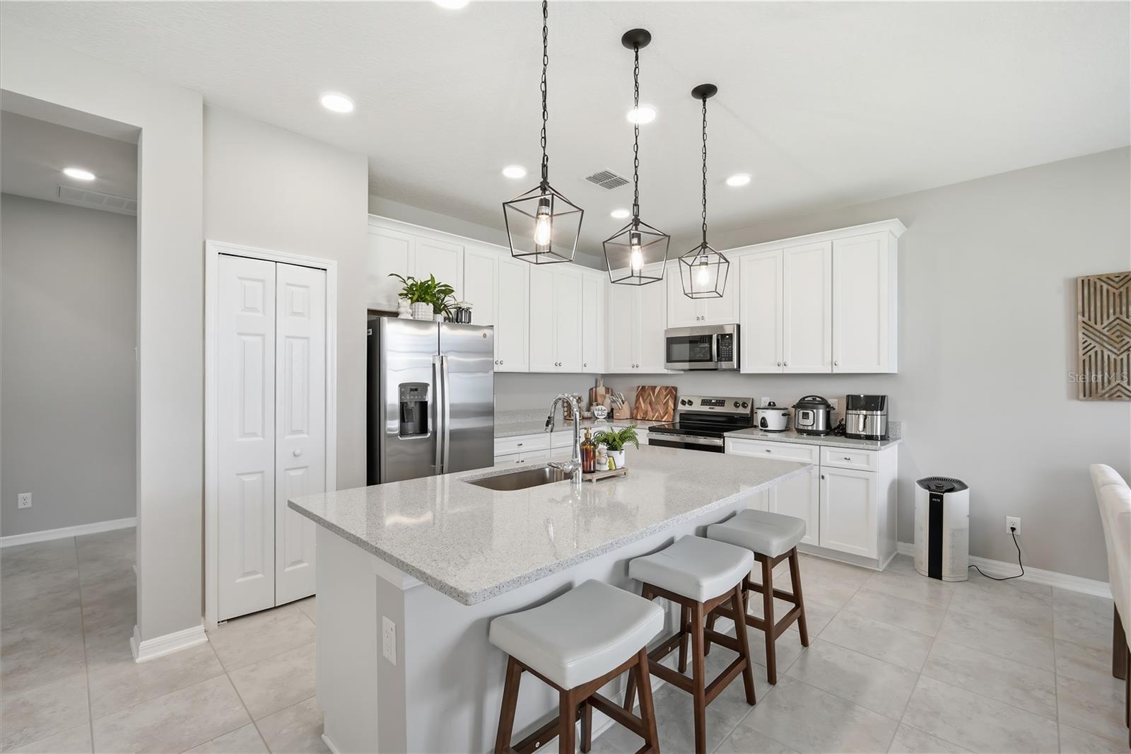 2633 Sunny Pebble Loop Property Photo 10
