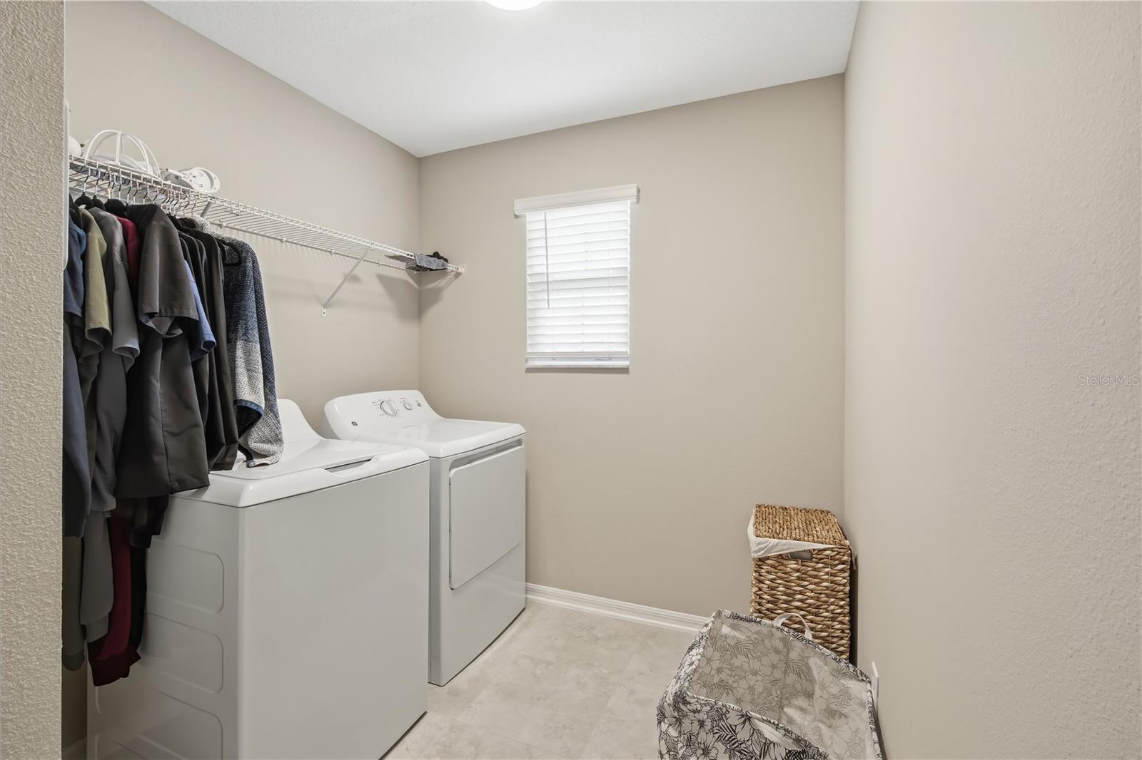 2633 Sunny Pebble Loop Property Photo 18