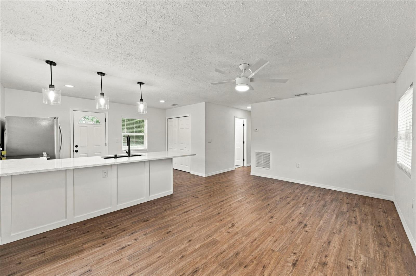 110 S Forest St Property Photo 5