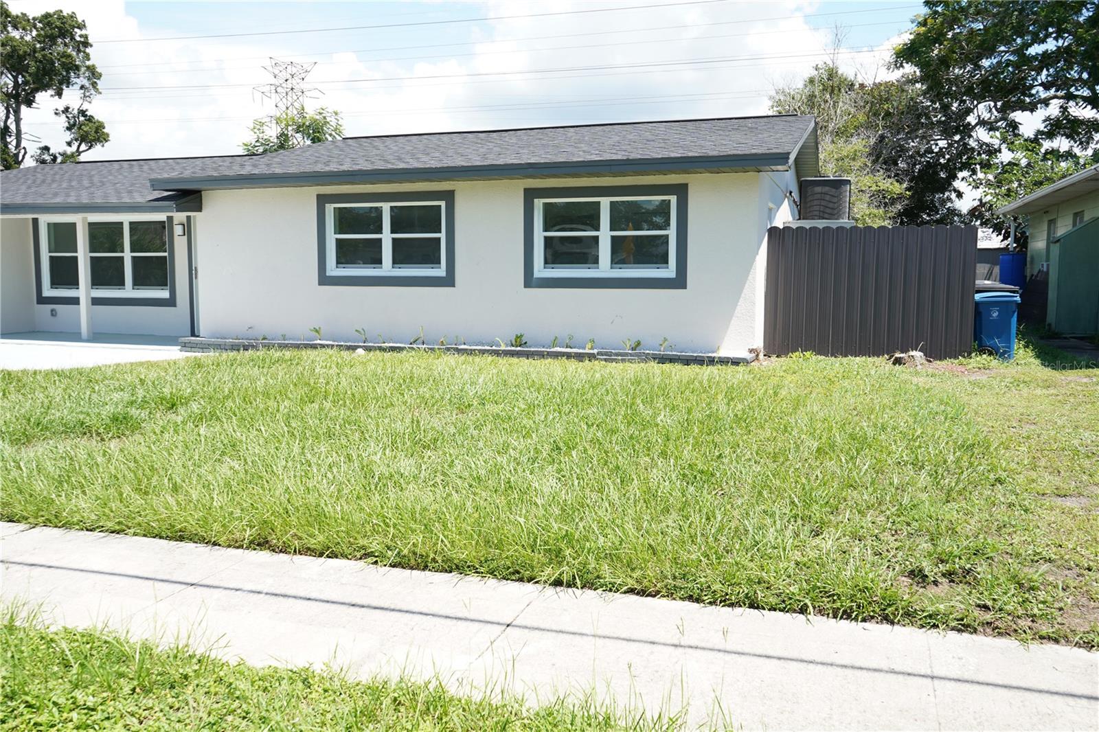 311 Country Club Dr Property Photo 5