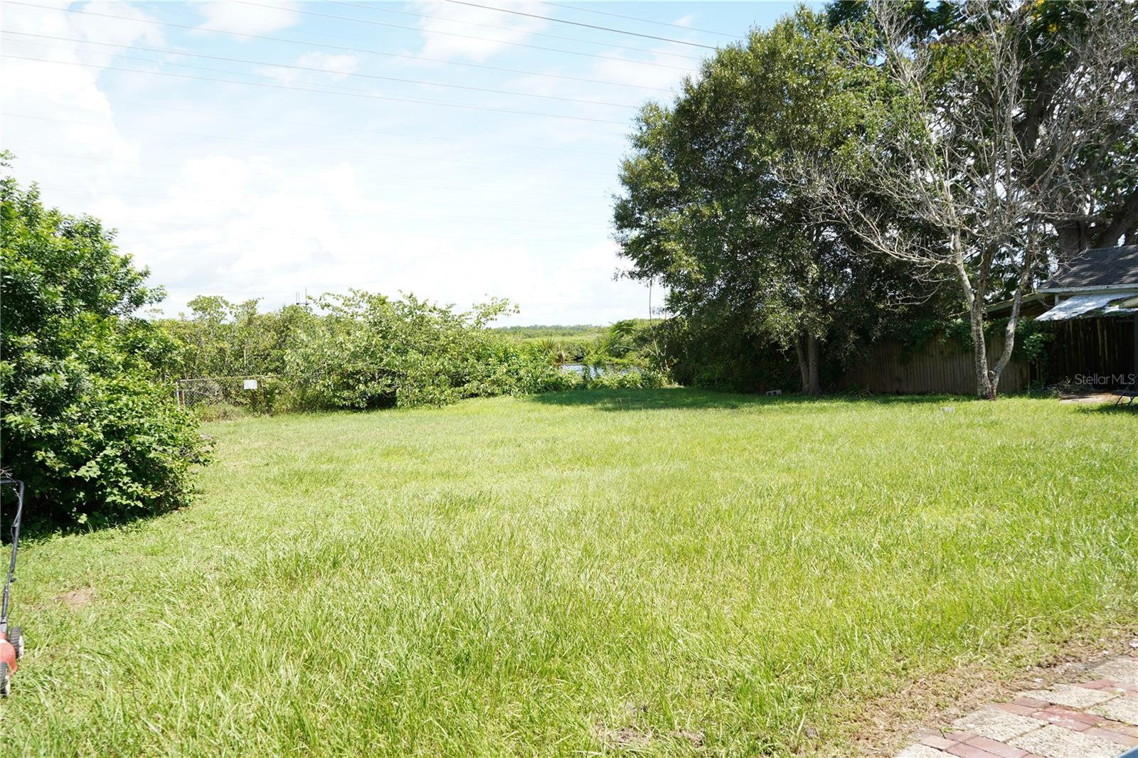 311 Country Club Dr Property Photo 9