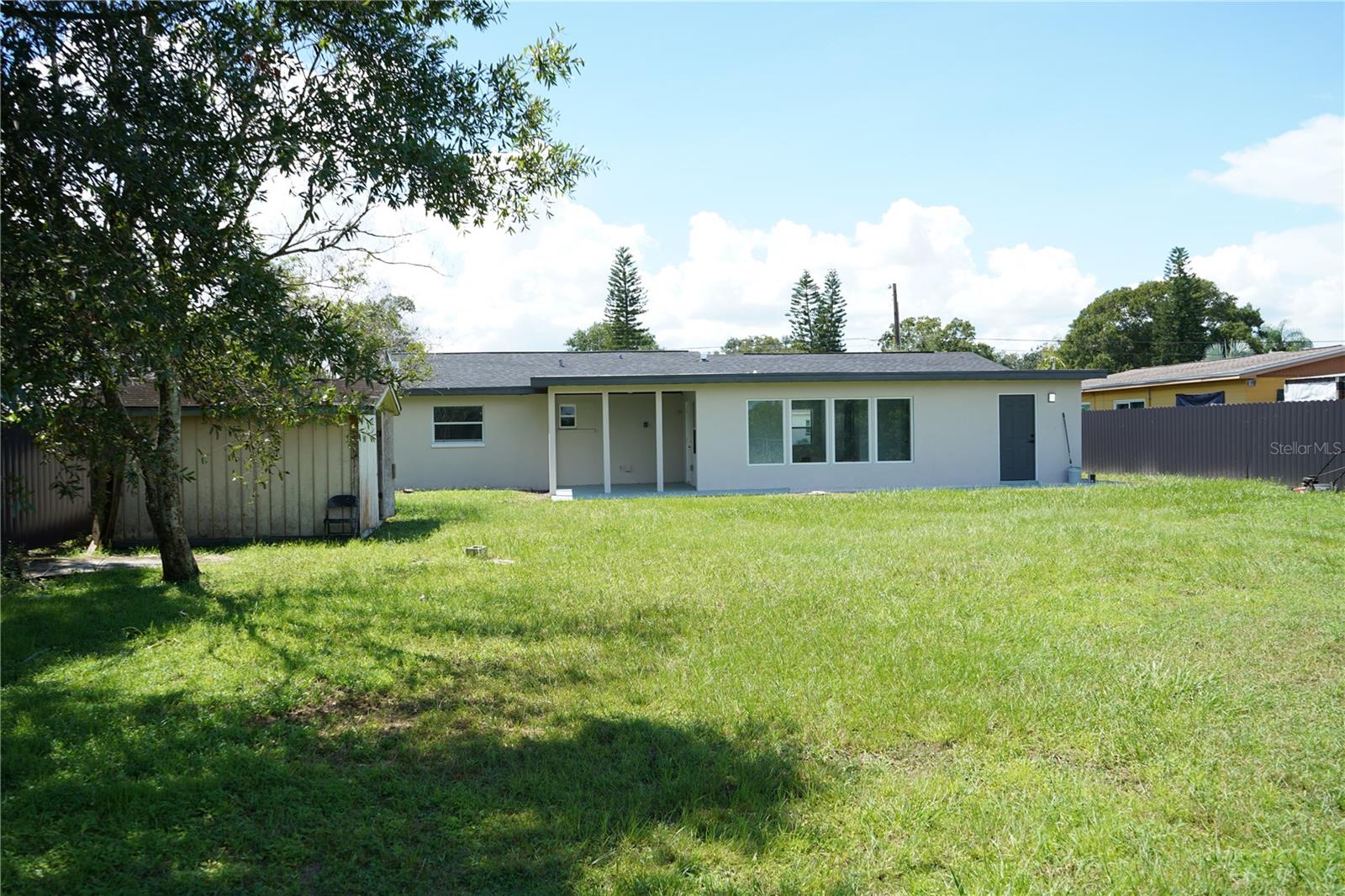311 Country Club Dr Property Photo 12