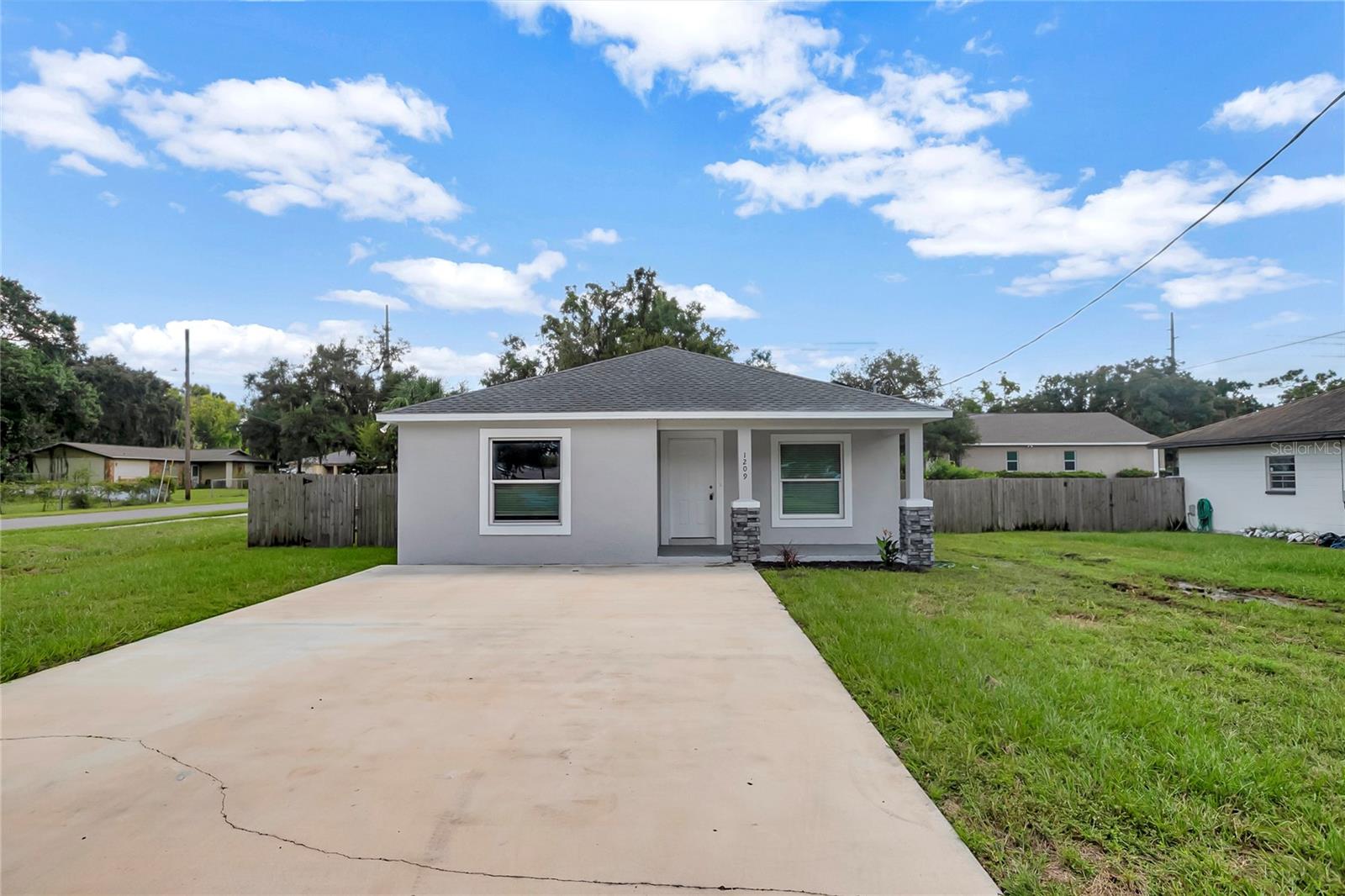 1209 E OHIO ST Property Photo 1