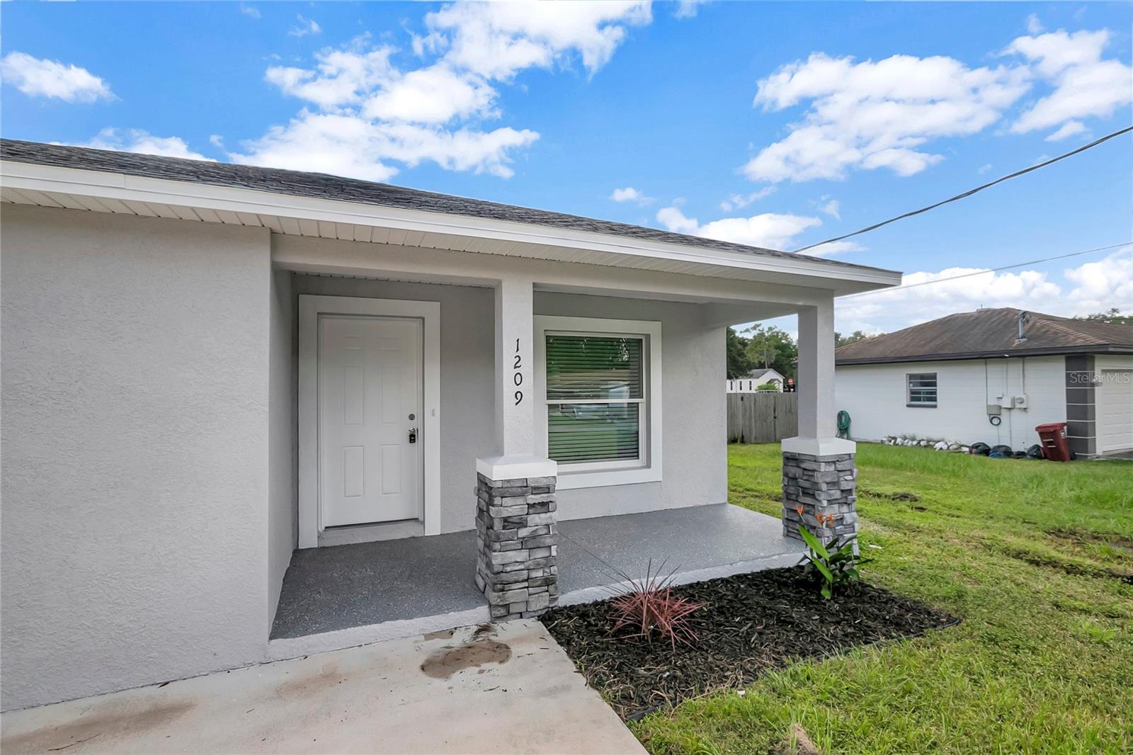 1209 E Ohio St Property Photo 4
