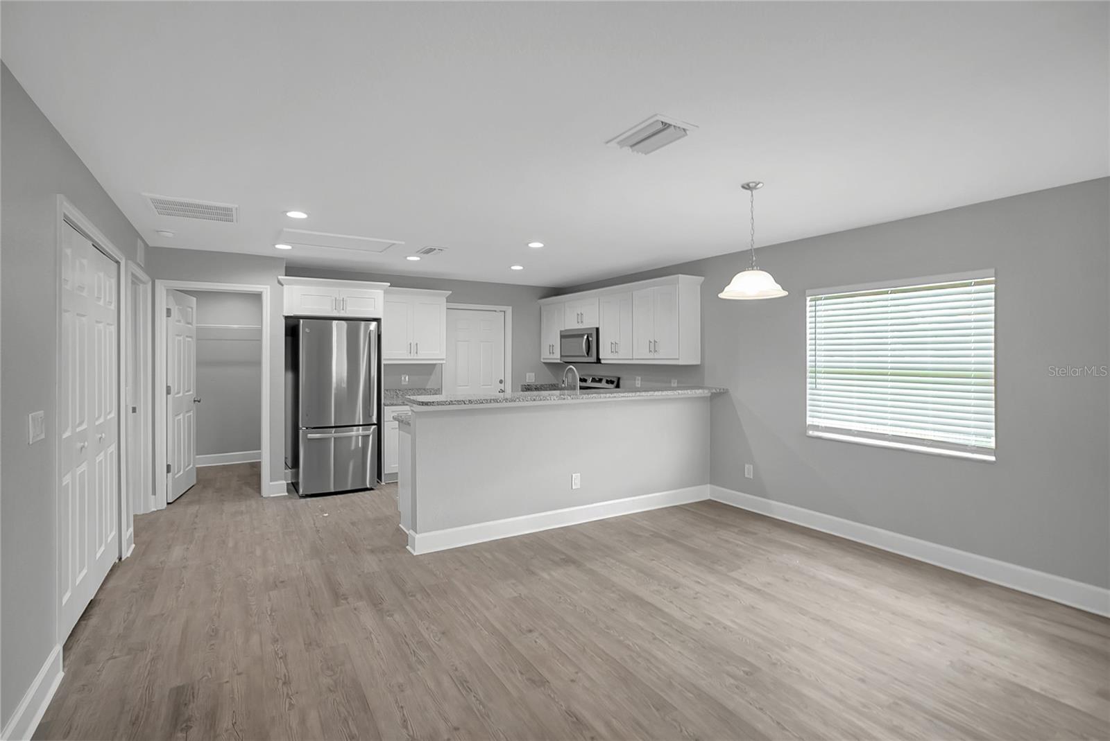 1209 E Ohio St Property Photo 9