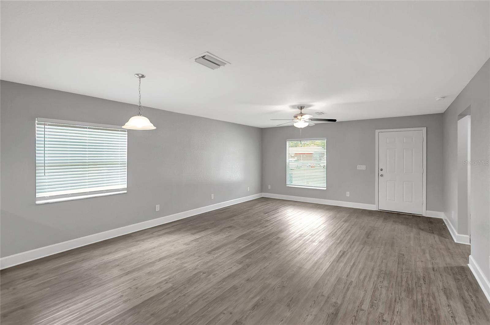 1209 E Ohio St Property Photo 10