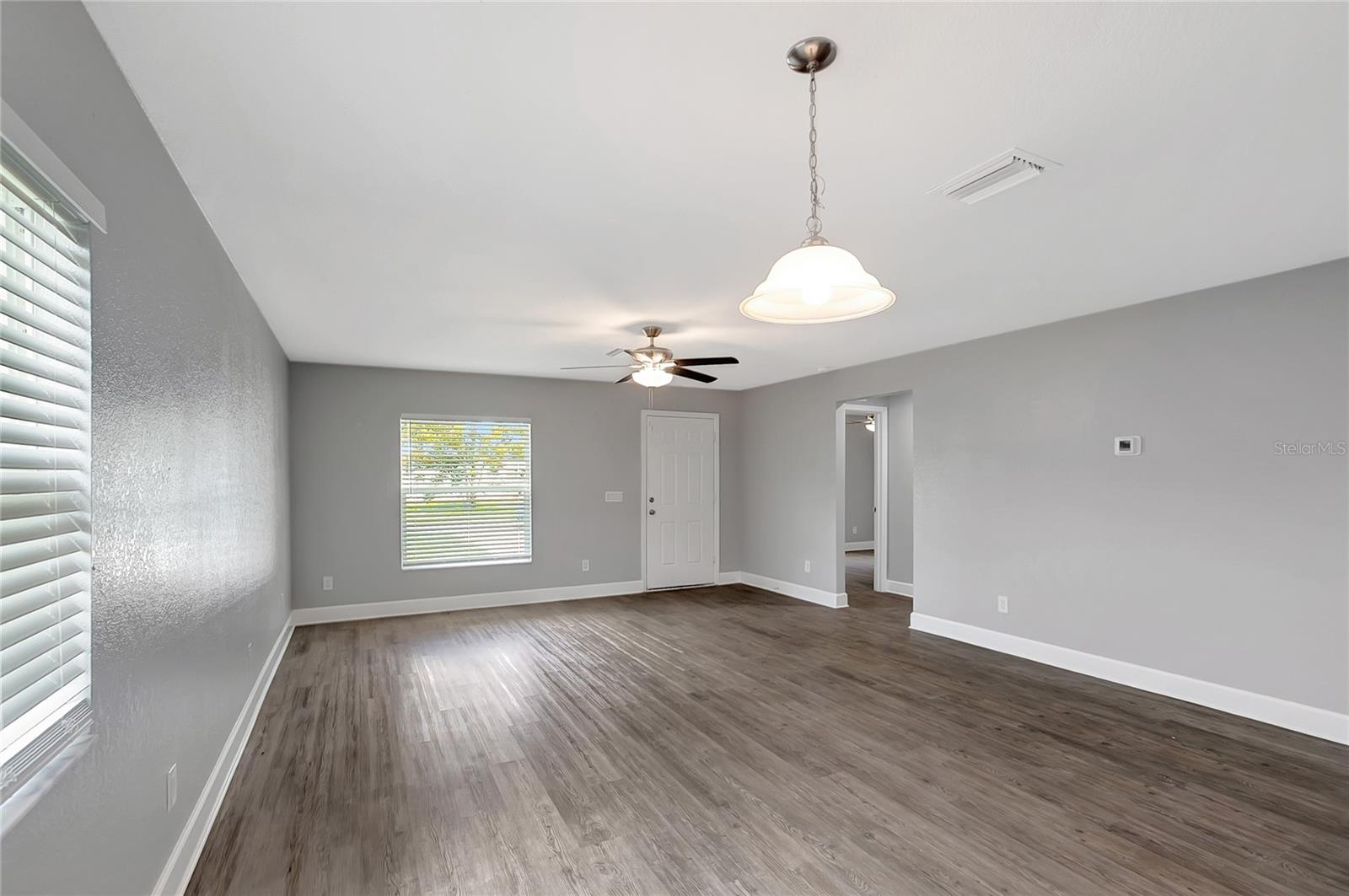 1209 E Ohio St Property Photo 11