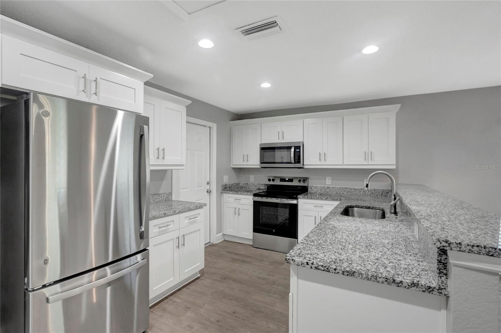 1209 E Ohio St Property Photo 13