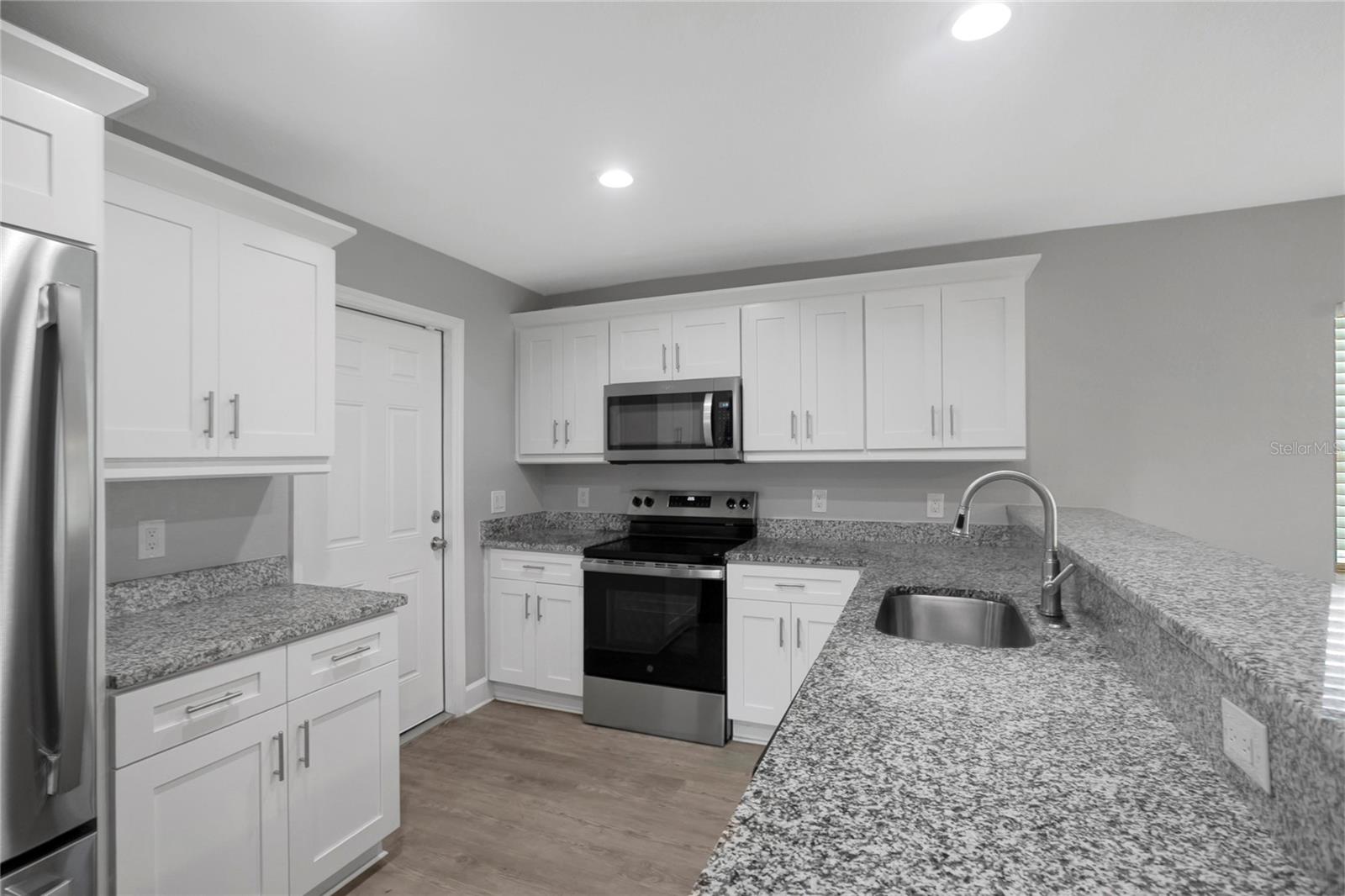 1209 E Ohio St Property Photo 14