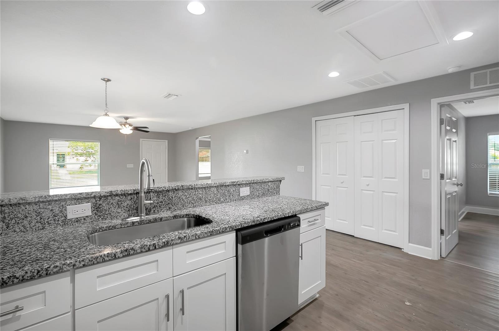 1209 E Ohio St Property Photo 17