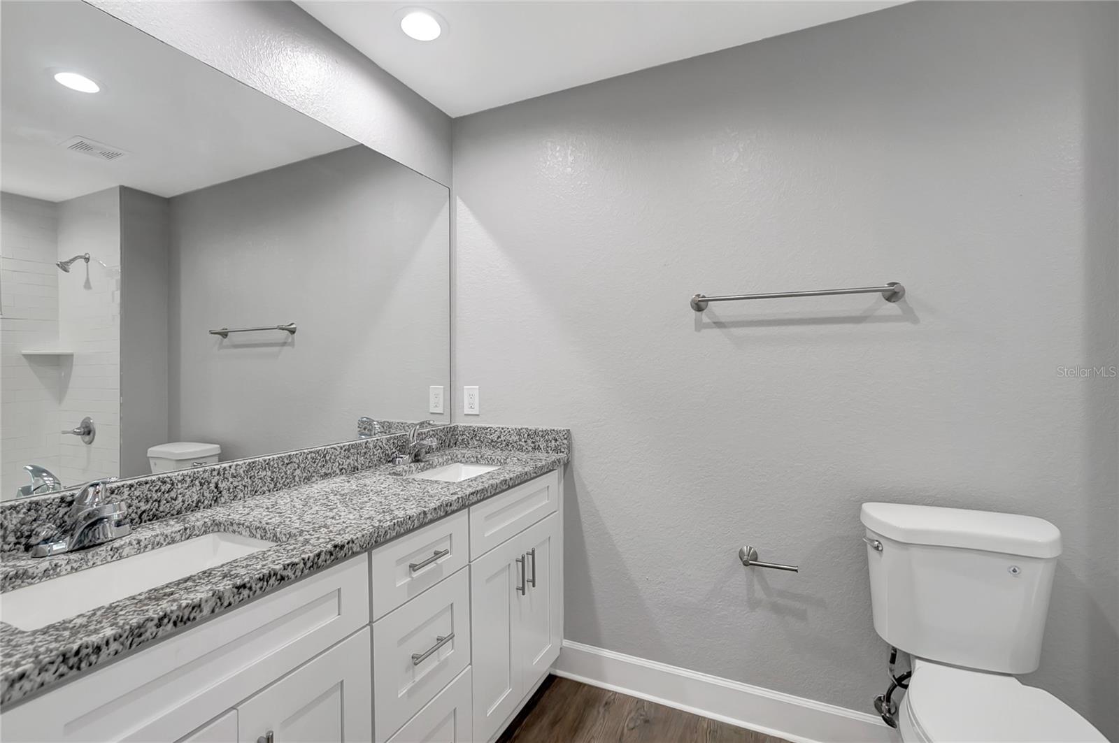 1209 E Ohio St Property Photo 22
