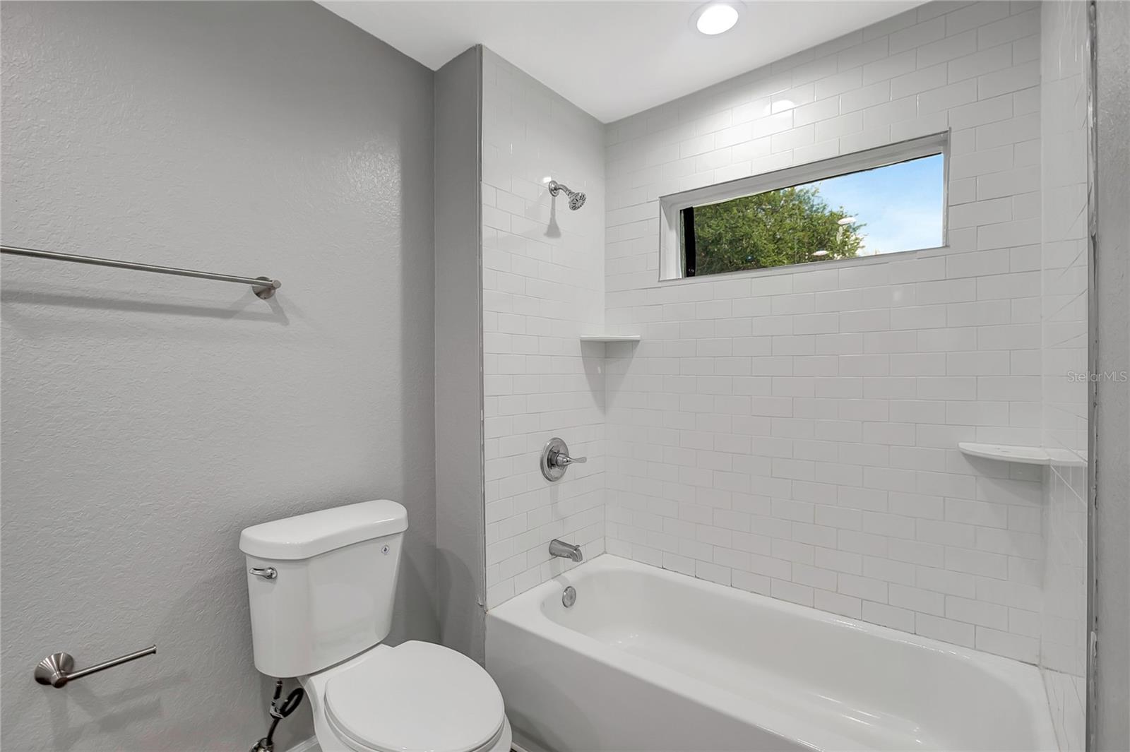 1209 E Ohio St Property Photo 23