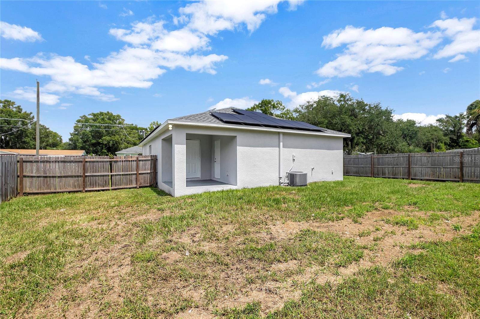 1209 E Ohio St Property Photo 33