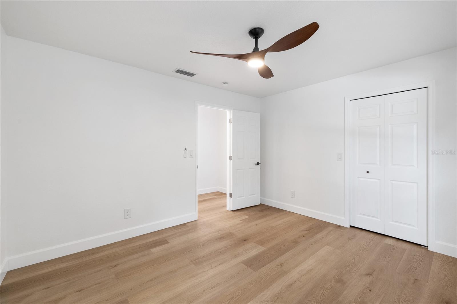 1384 Forestedge Blvd Property Photo 24