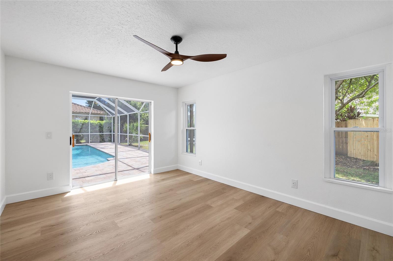 1384 Forestedge Blvd Property Photo 25