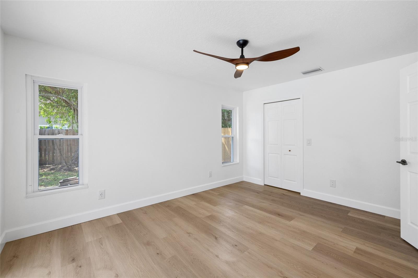 1384 Forestedge Blvd Property Photo 27